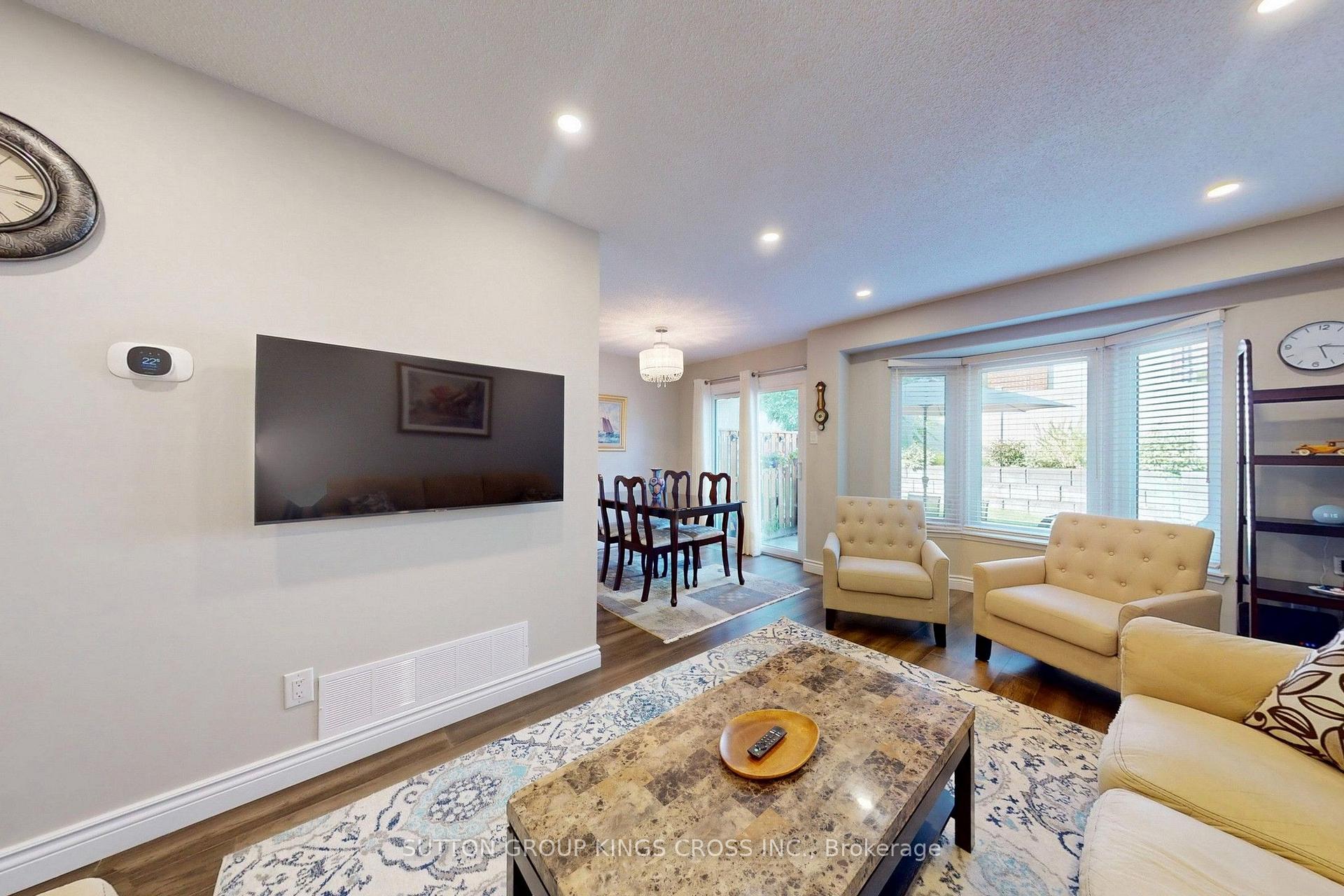 Photo 4 of Unit 2, 2575 Parmeer Drive, Mississauga, Erindale — HOMEH
