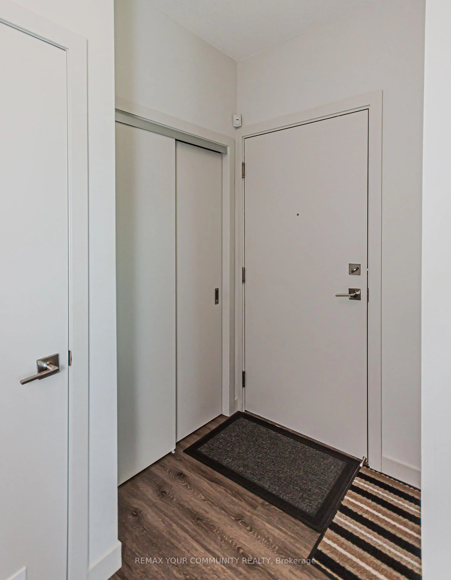 Photo 6 of Unit 1806, 2081 Fairview Street, Burlington, Freeman — HOMEH