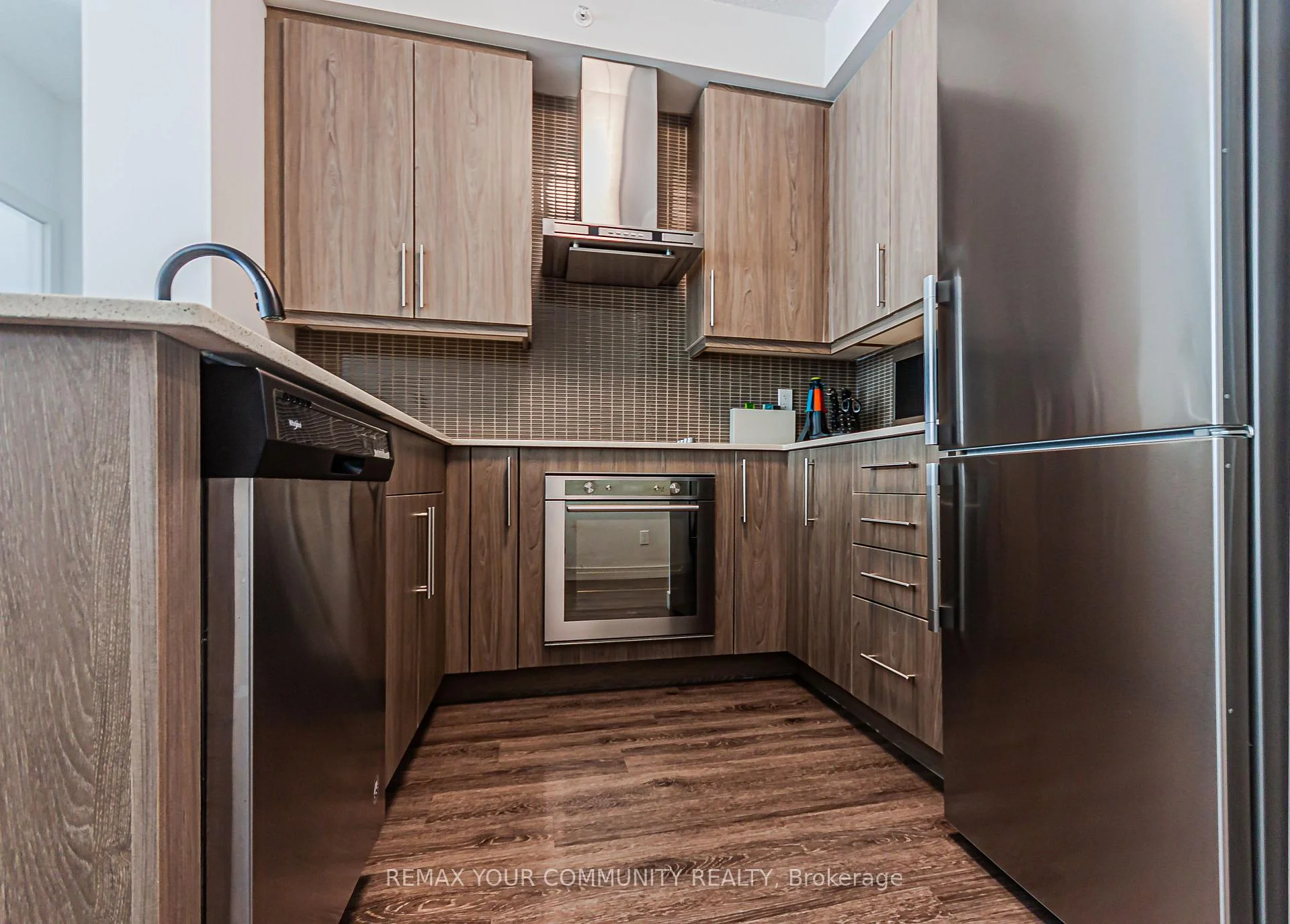 Photo 12 of Unit 1806, 2081 Fairview Street, Burlington, Freeman — HOMEH