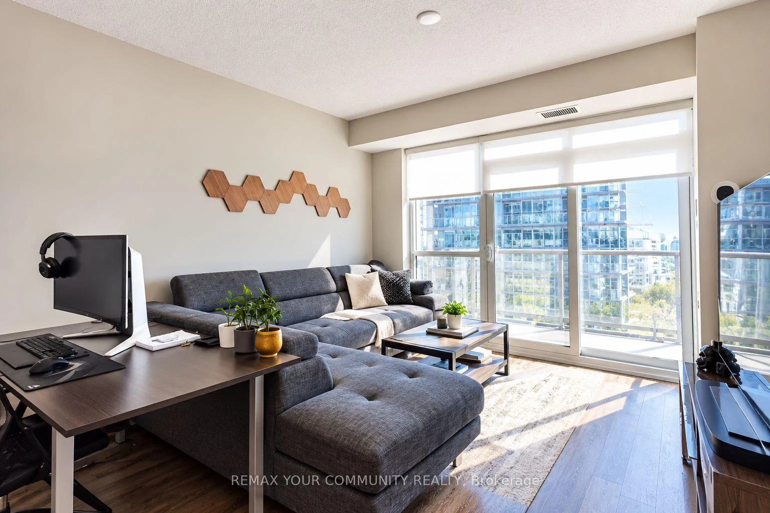Photo 16 of Unit 1806, 2081 Fairview Street, Burlington, Freeman — HOMEH