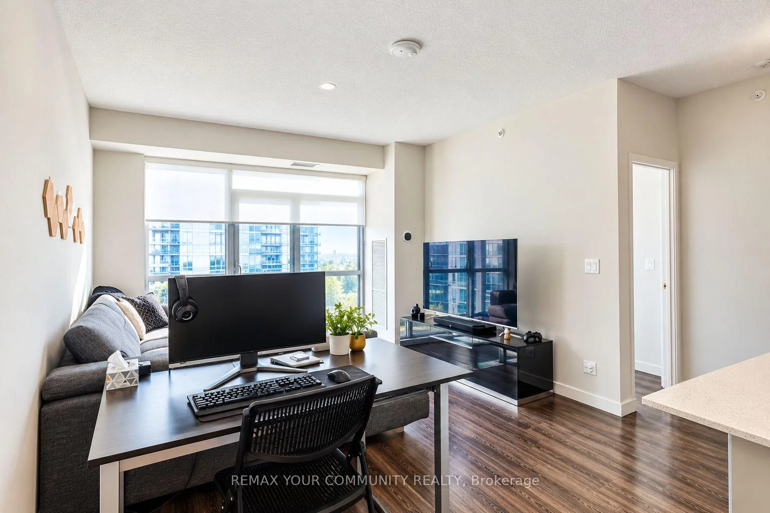 Photo 18 of Unit 1806, 2081 Fairview Street, Burlington, Freeman — HOMEH