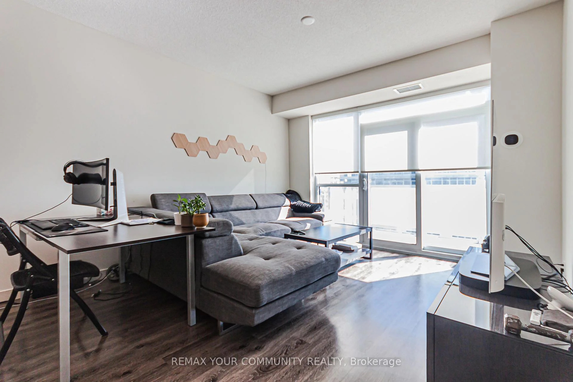 Photo 22 of Unit 1806, 2081 Fairview Street, Burlington, Freeman — HOMEH