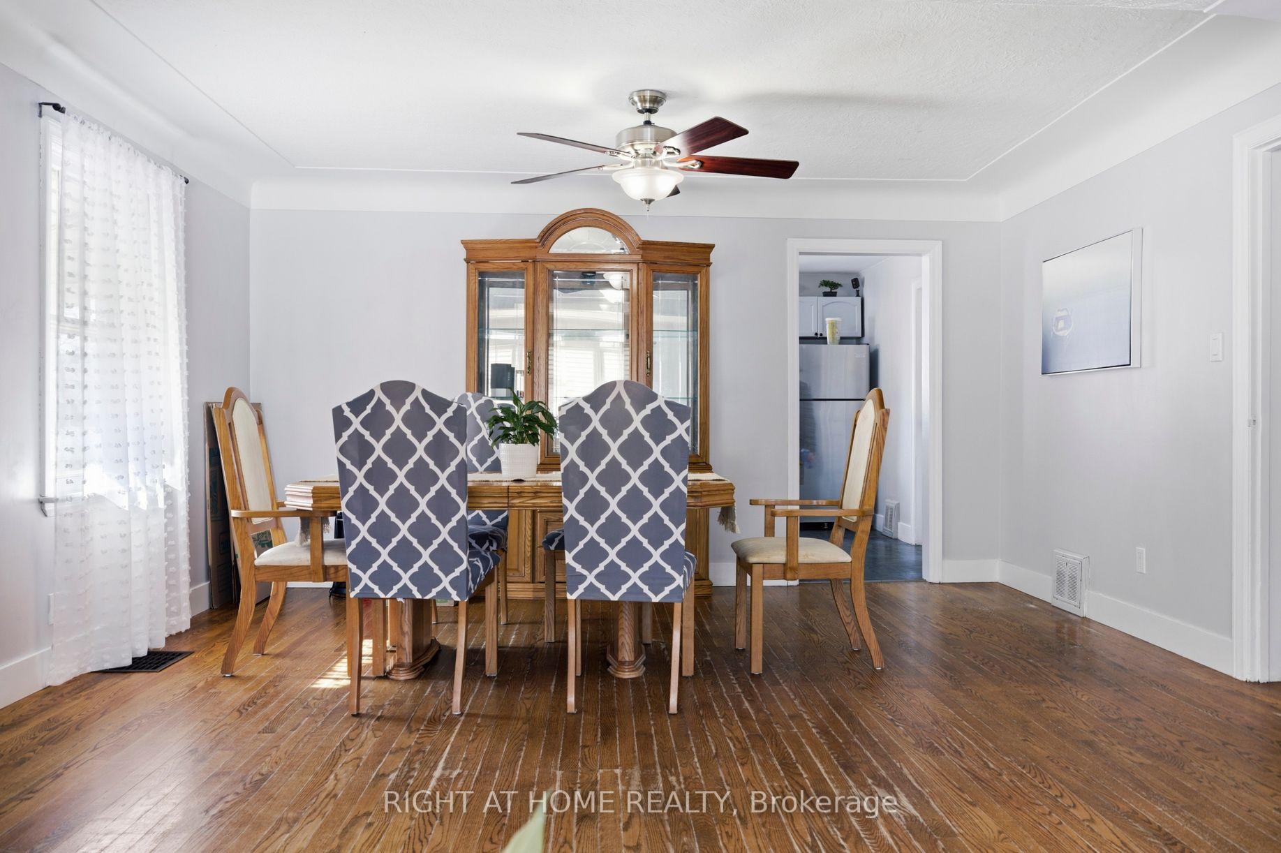 Photo 7 of 151 Hale Street, London, East O — HOMEH