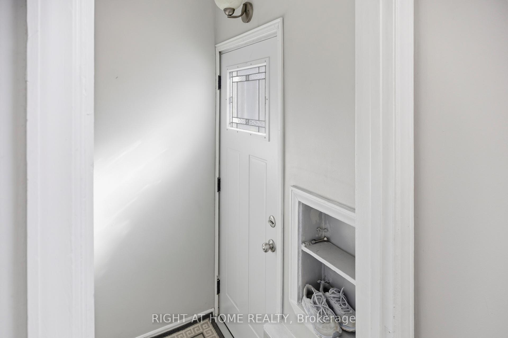 Photo 15 of 151 Hale Street, London, East O — HOMEH