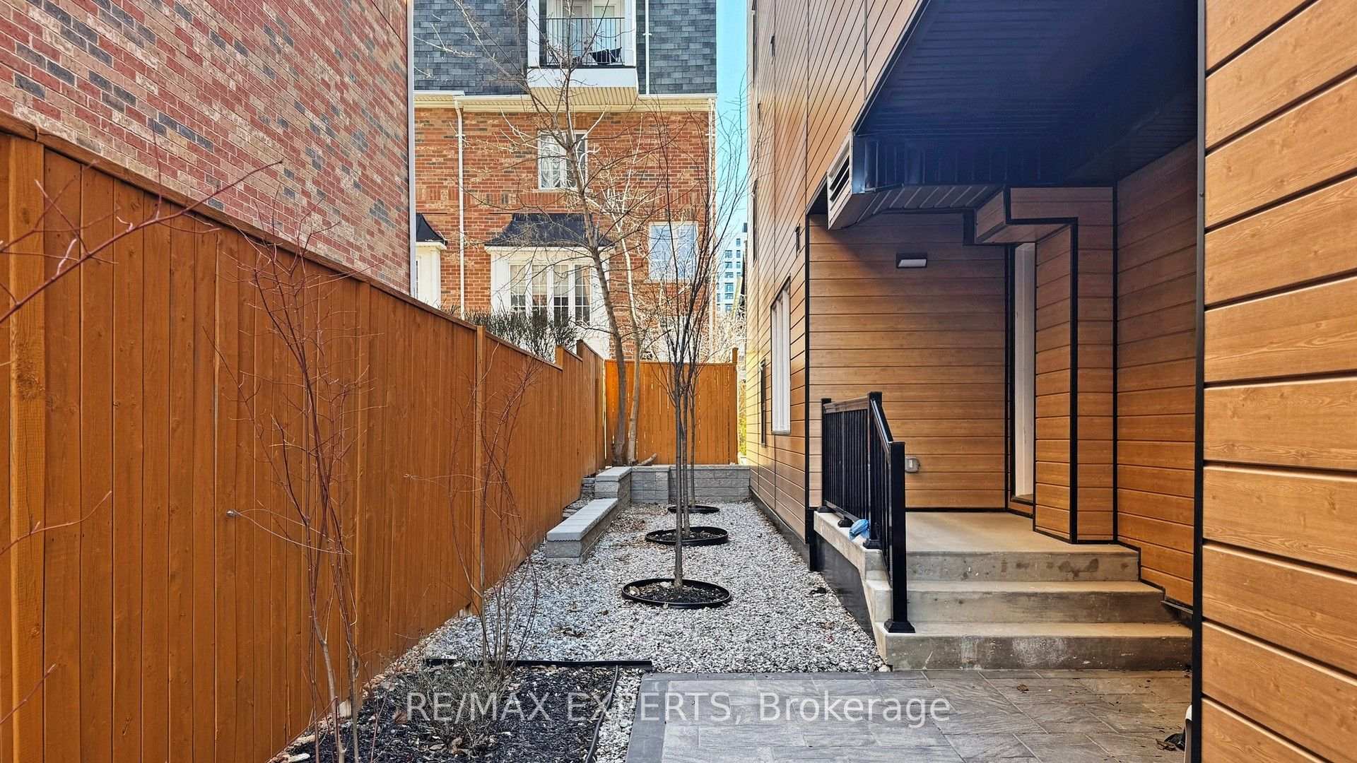 Photo 10 of Unit 103, 45 Connaught Avenue, Toronto, Greenwood-Coxwell — HOMEH
