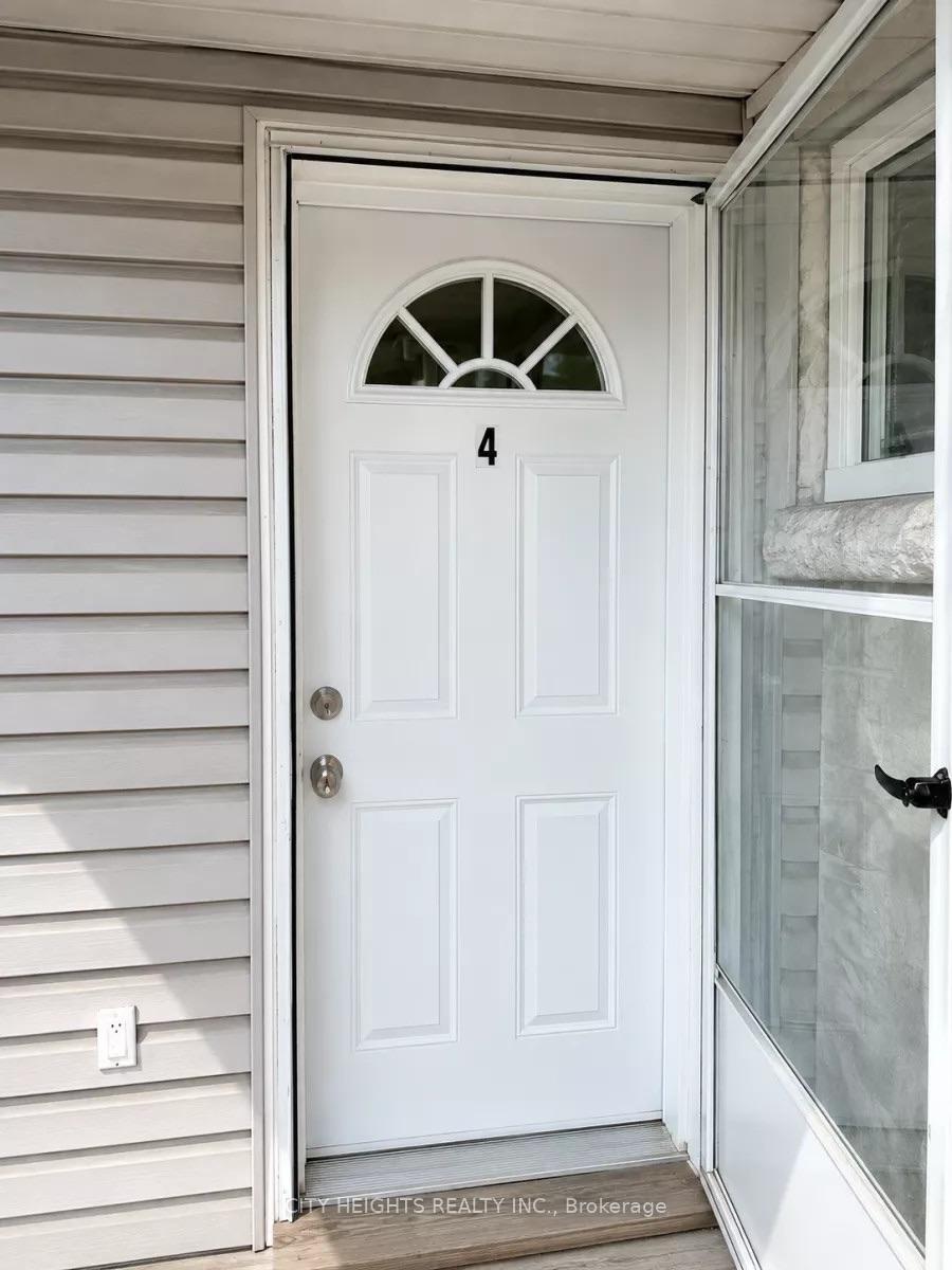 Photo 3 of Unit 4, 1113 Davenport Road, Toronto, Wychwood — HOMEH