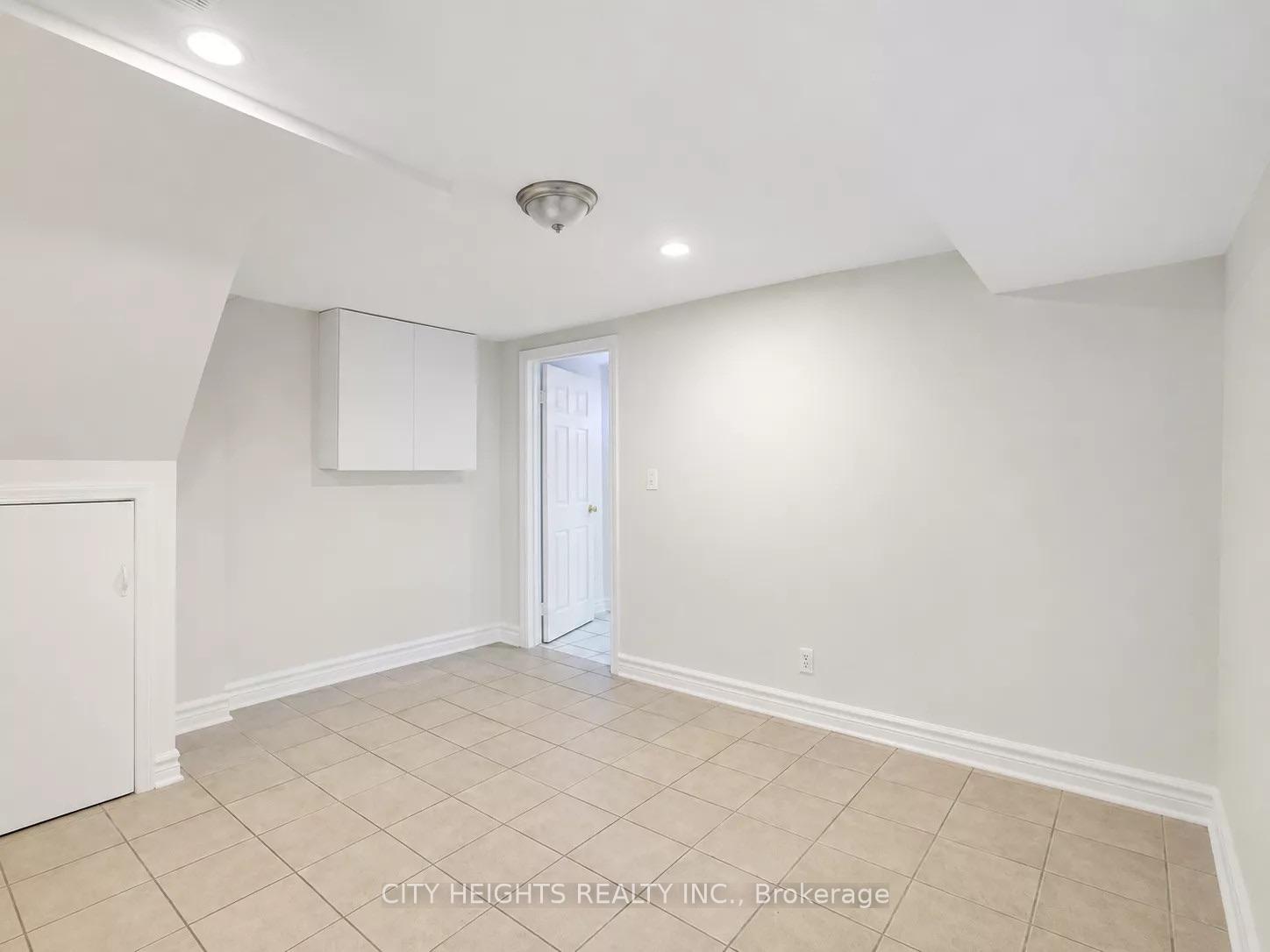 Photo 8 of Unit 4, 1113 Davenport Road, Toronto, Wychwood — HOMEH
