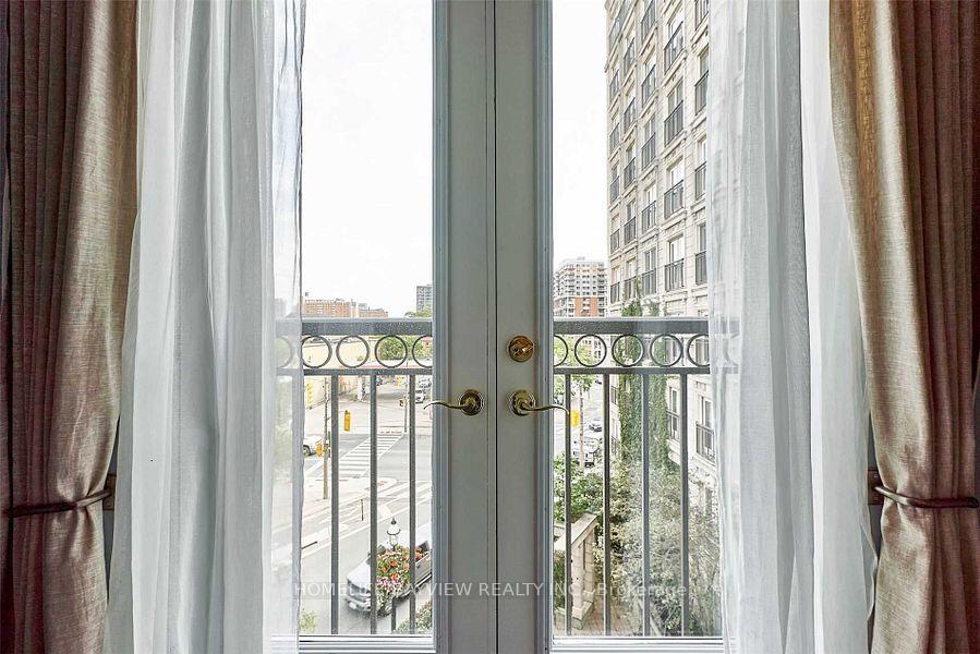 Photo 10 of Unit 409, 115 Richmond Street E, Toronto, Church-Yonge Corridor — HOMEH