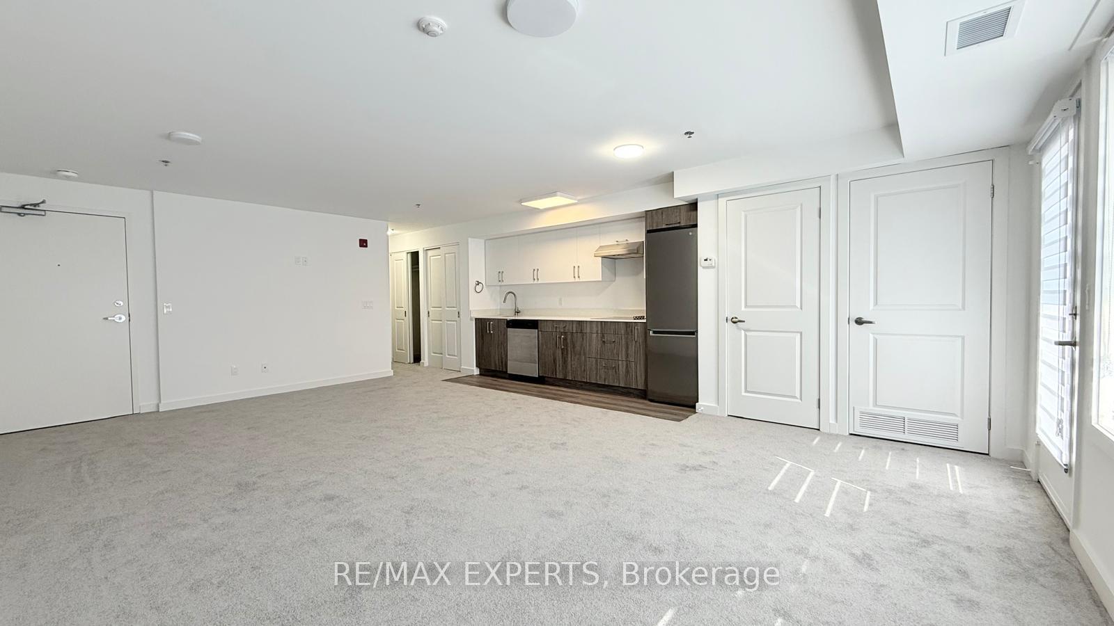 Photo of Unit 404, 45 Connaught Avenue