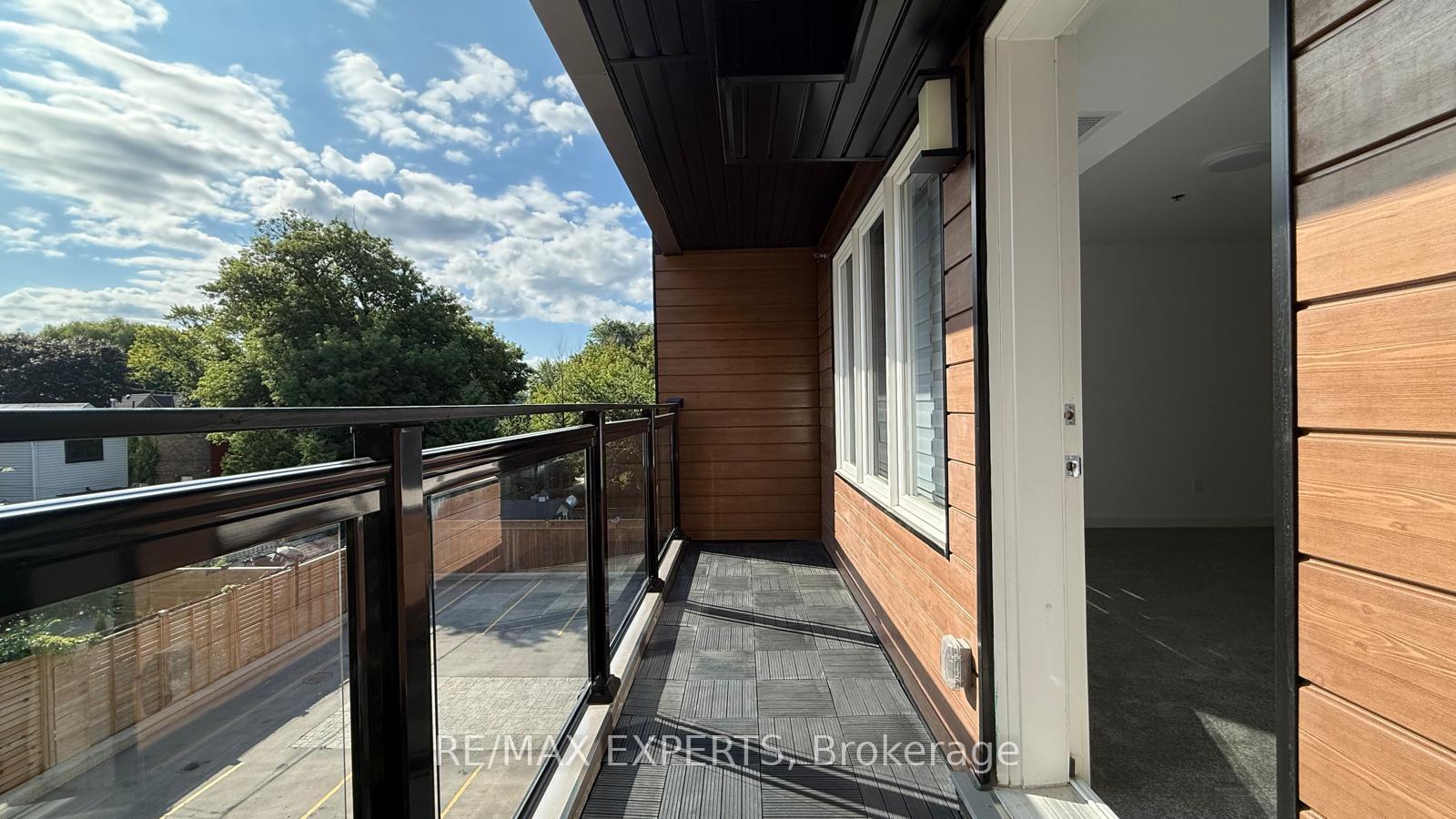 Photo 6 of Unit 404, 45 Connaught Avenue, Toronto, Greenwood-Coxwell — HOMEH