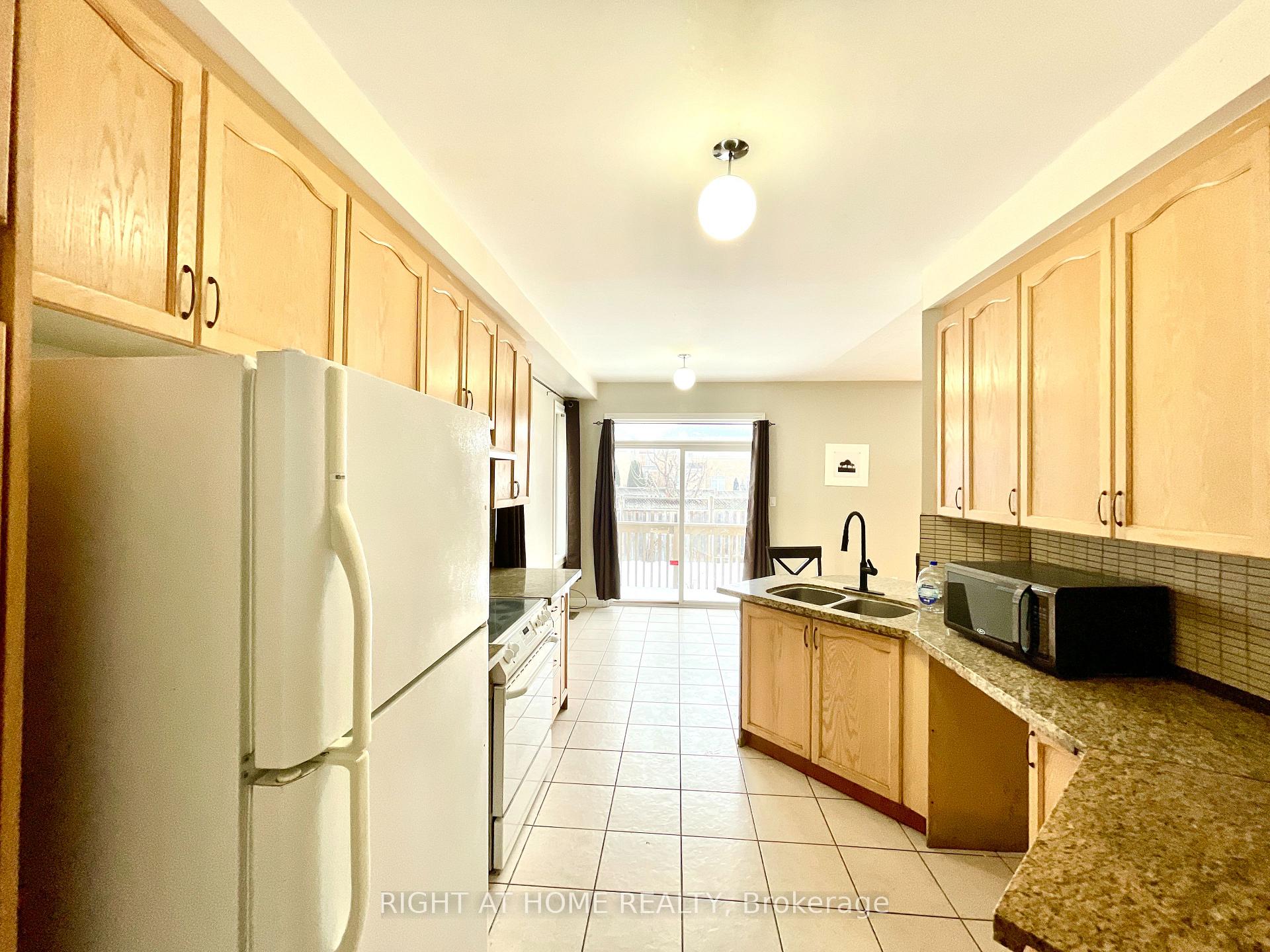 Photo 5 of Unit A, 10 Vanderbrink Drive, Brampton, Sandringham-Wellington — HOMEH