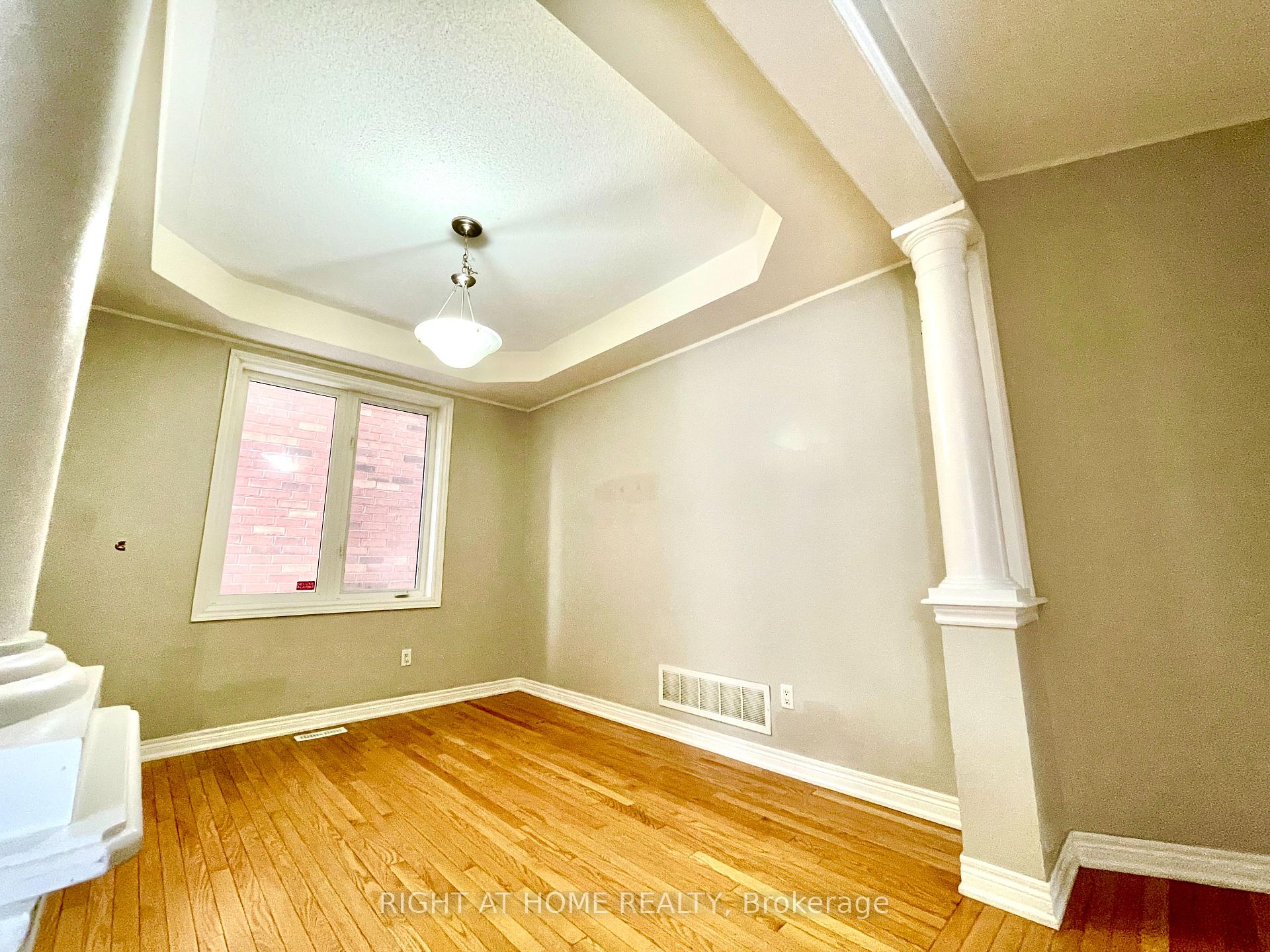 Photo 12 of Unit A, 10 Vanderbrink Drive, Brampton, Sandringham-Wellington — HOMEH