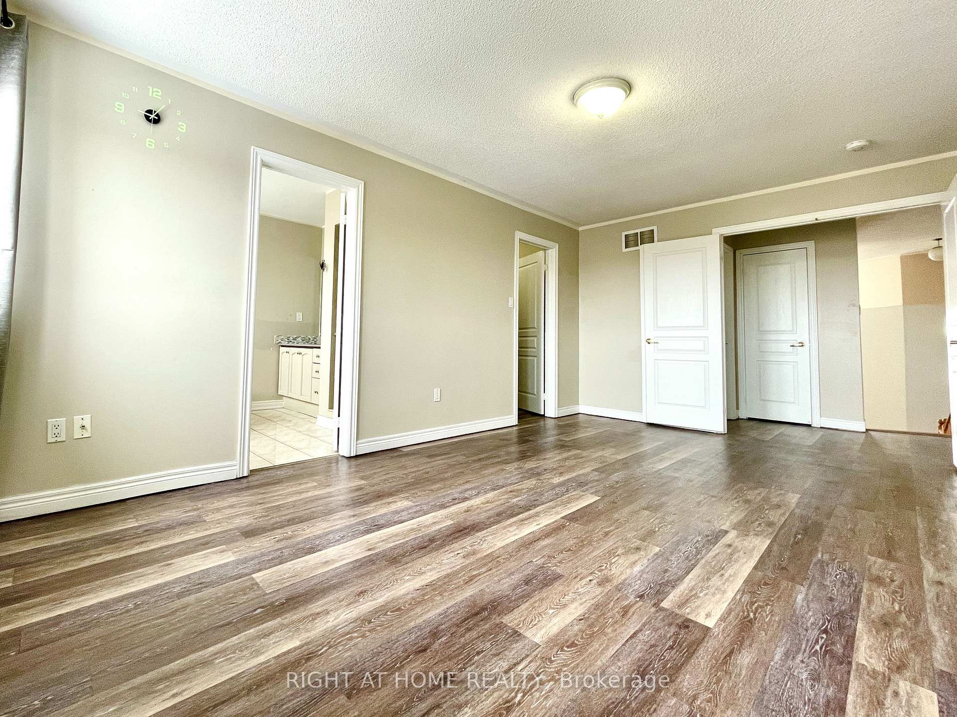 Photo 24 of Unit A, 10 Vanderbrink Drive, Brampton, Sandringham-Wellington — HOMEH
