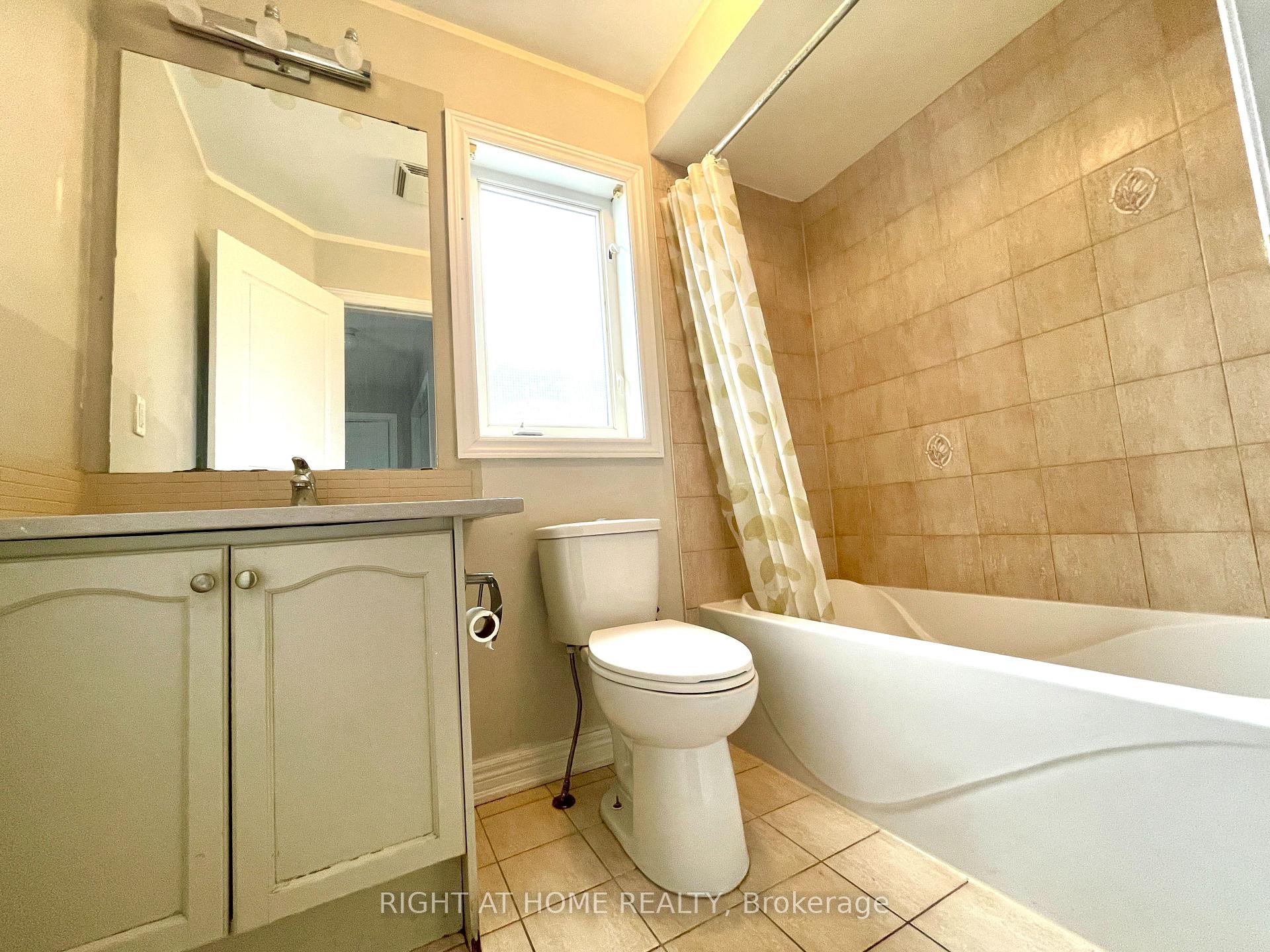 Photo 33 of Unit A, 10 Vanderbrink Drive, Brampton, Sandringham-Wellington — HOMEH
