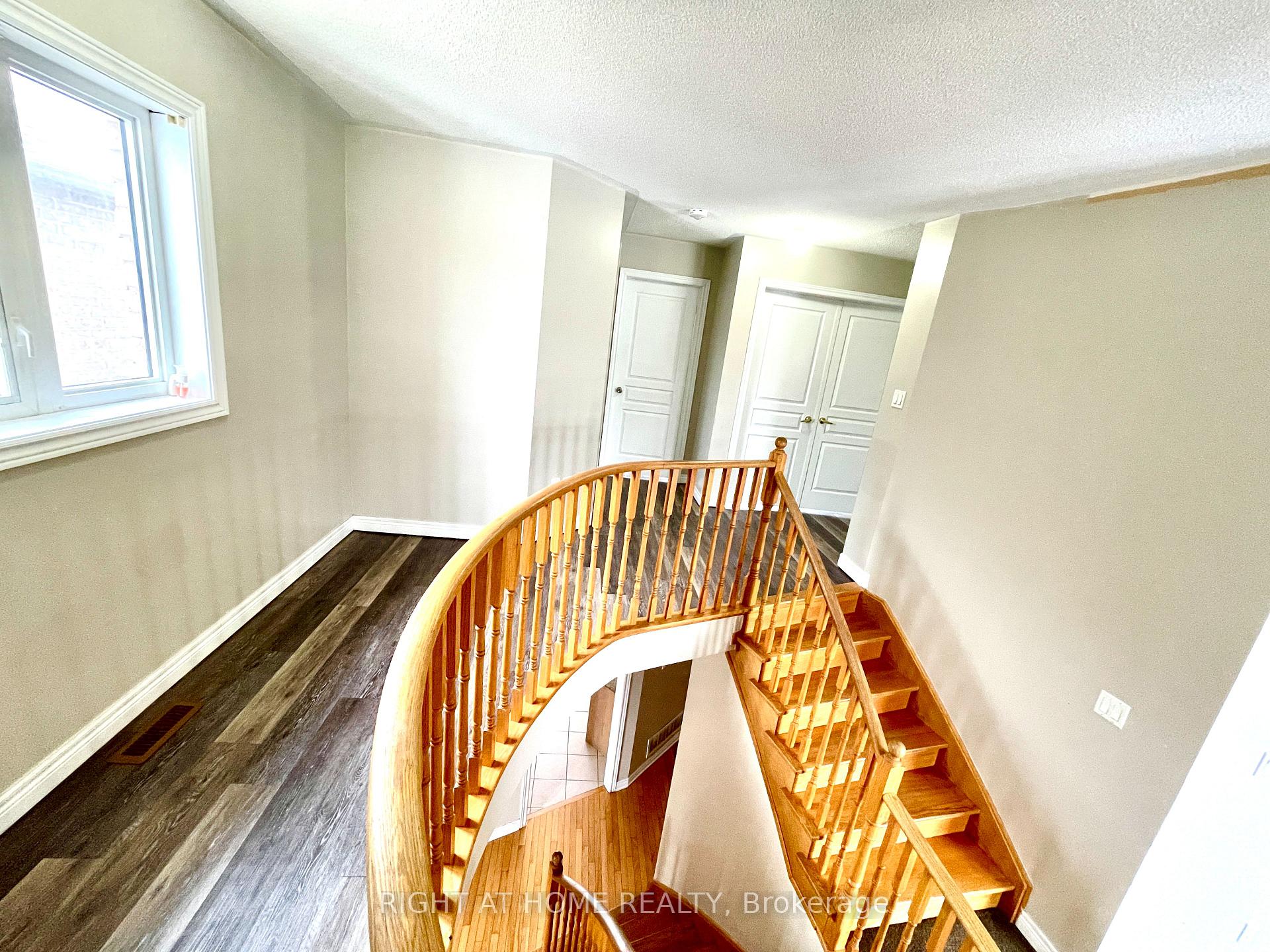 Photo 34 of Unit A, 10 Vanderbrink Drive, Brampton, Sandringham-Wellington — HOMEH