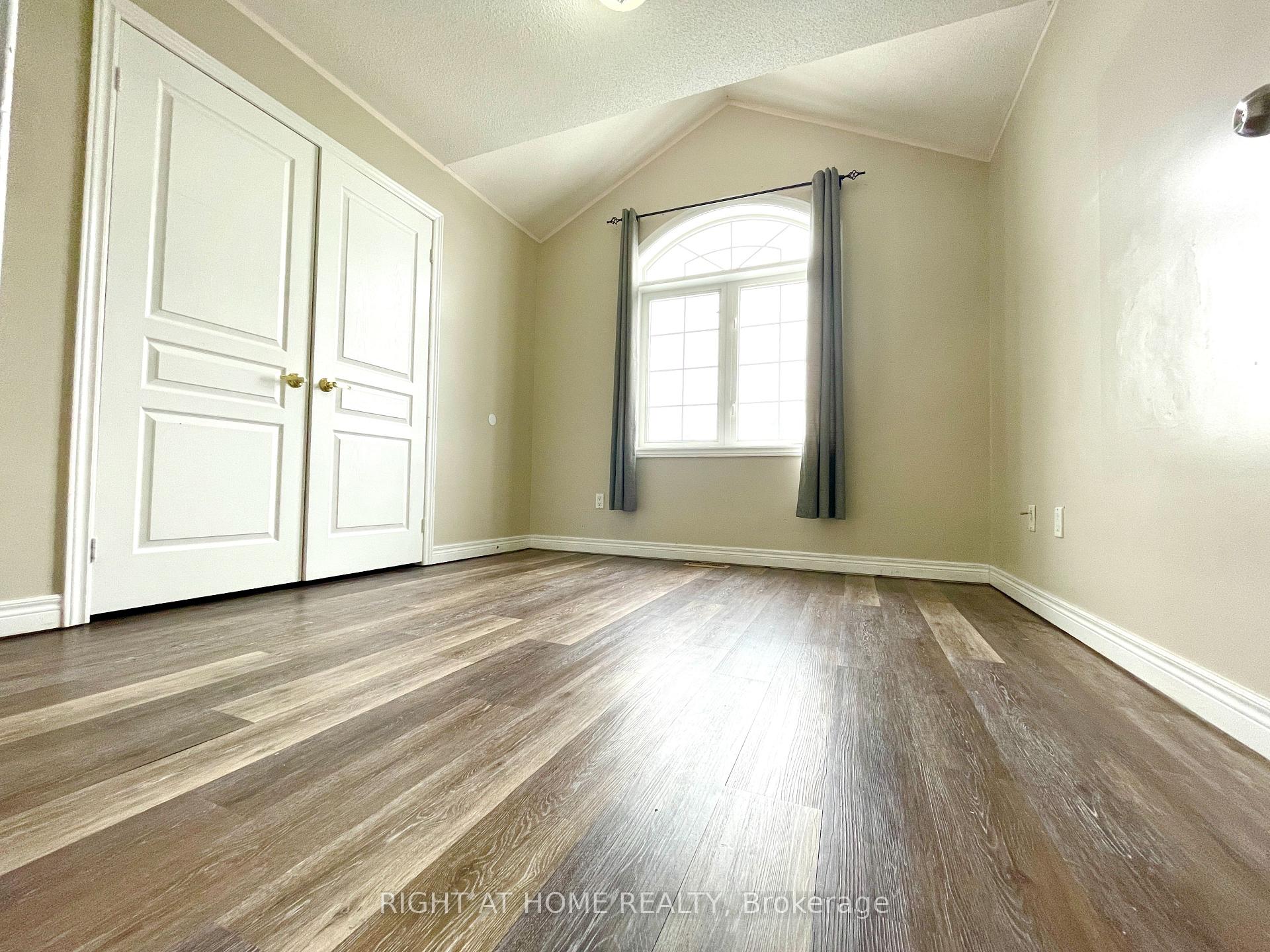 Photo 35 of Unit A, 10 Vanderbrink Drive, Brampton, Sandringham-Wellington — HOMEH