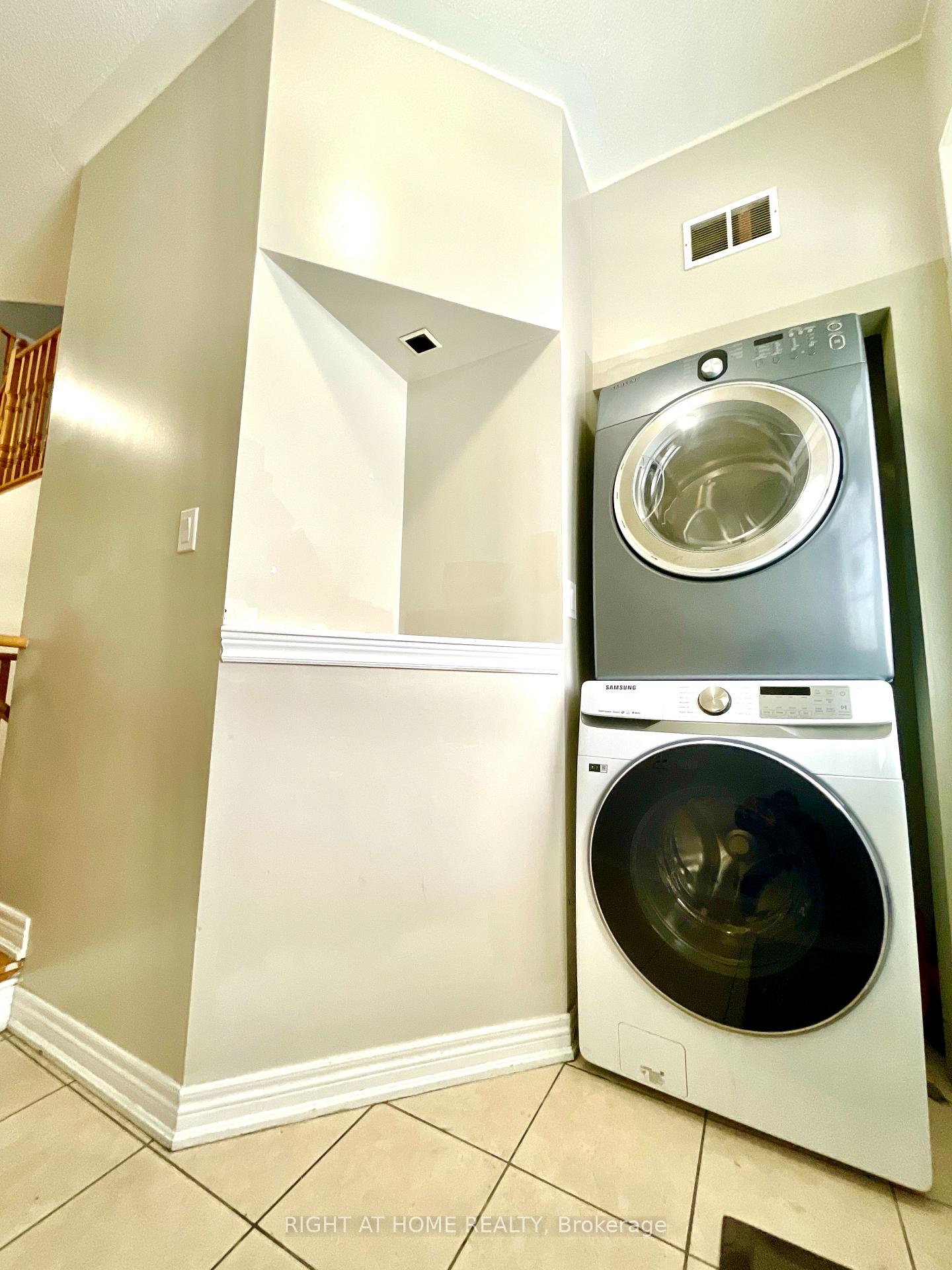 Photo 37 of Unit A, 10 Vanderbrink Drive, Brampton, Sandringham-Wellington — HOMEH