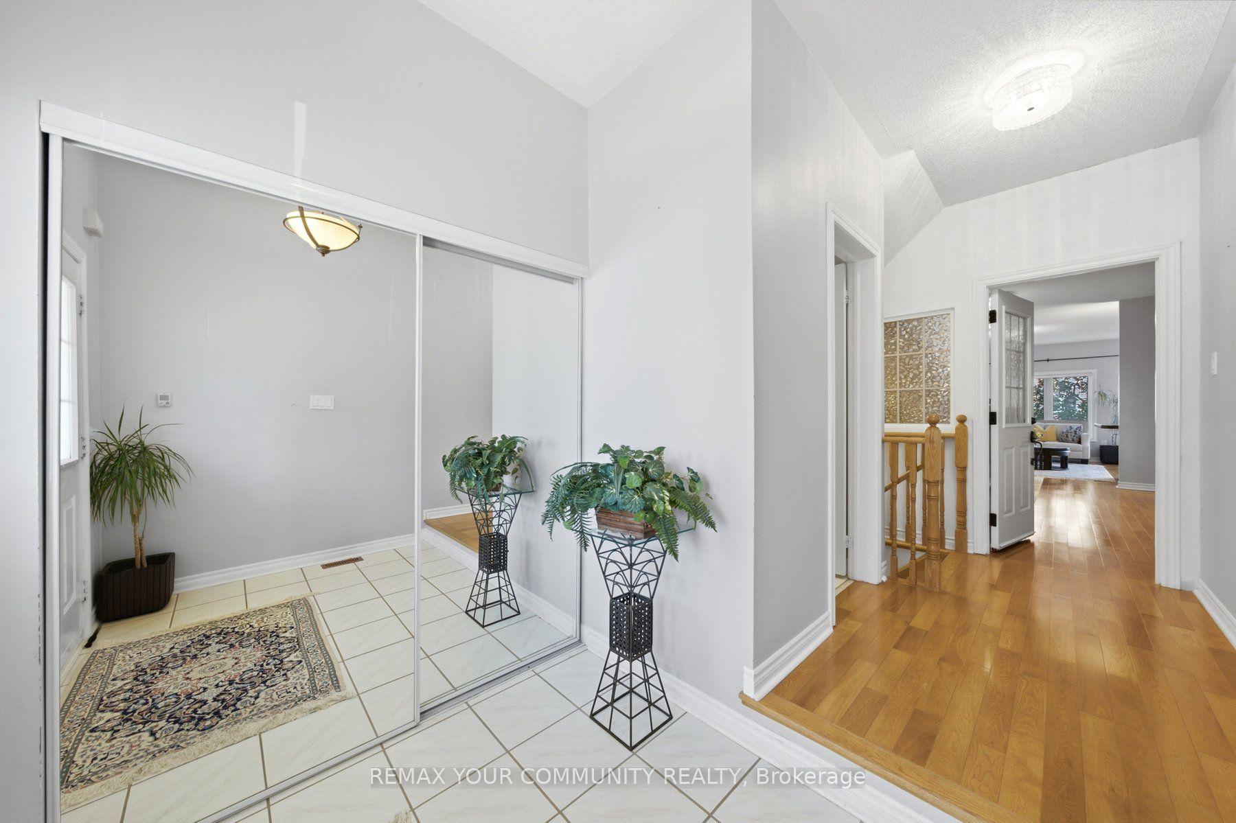 Photo 2 of 4 Daniel Reaman Crescent, Vaughan, Patterson — HOMEH