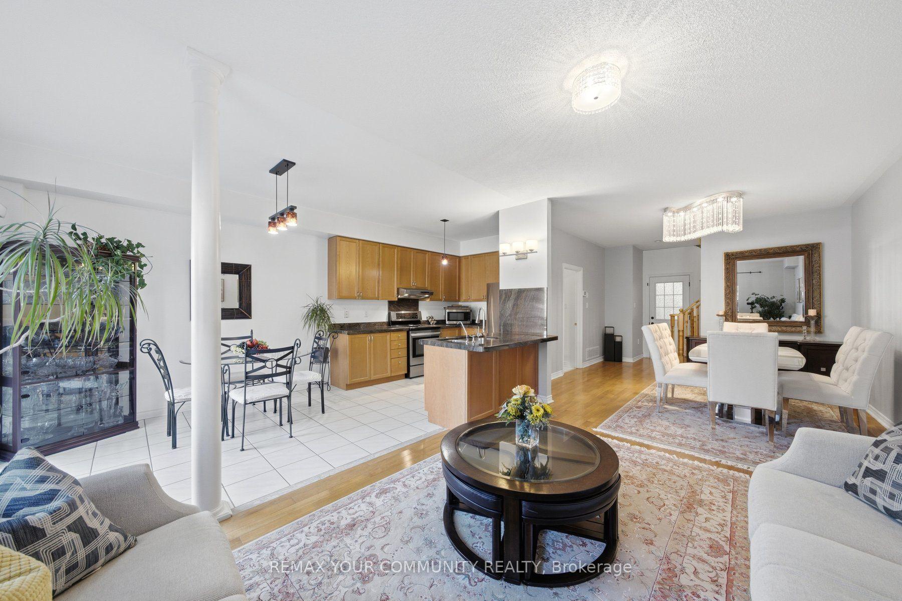 Photo 6 of 4 Daniel Reaman Crescent, Vaughan, Patterson — HOMEH