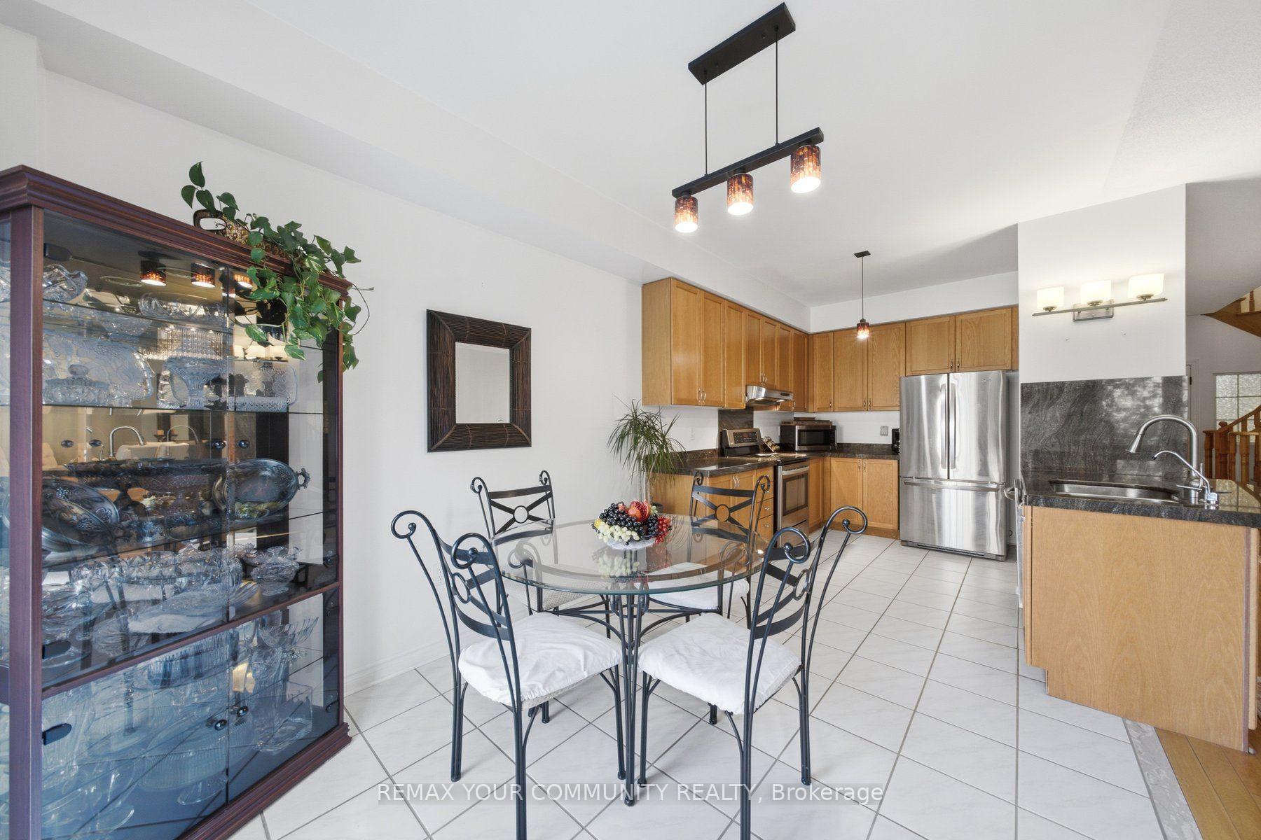 Photo 8 of 4 Daniel Reaman Crescent, Vaughan, Patterson — HOMEH