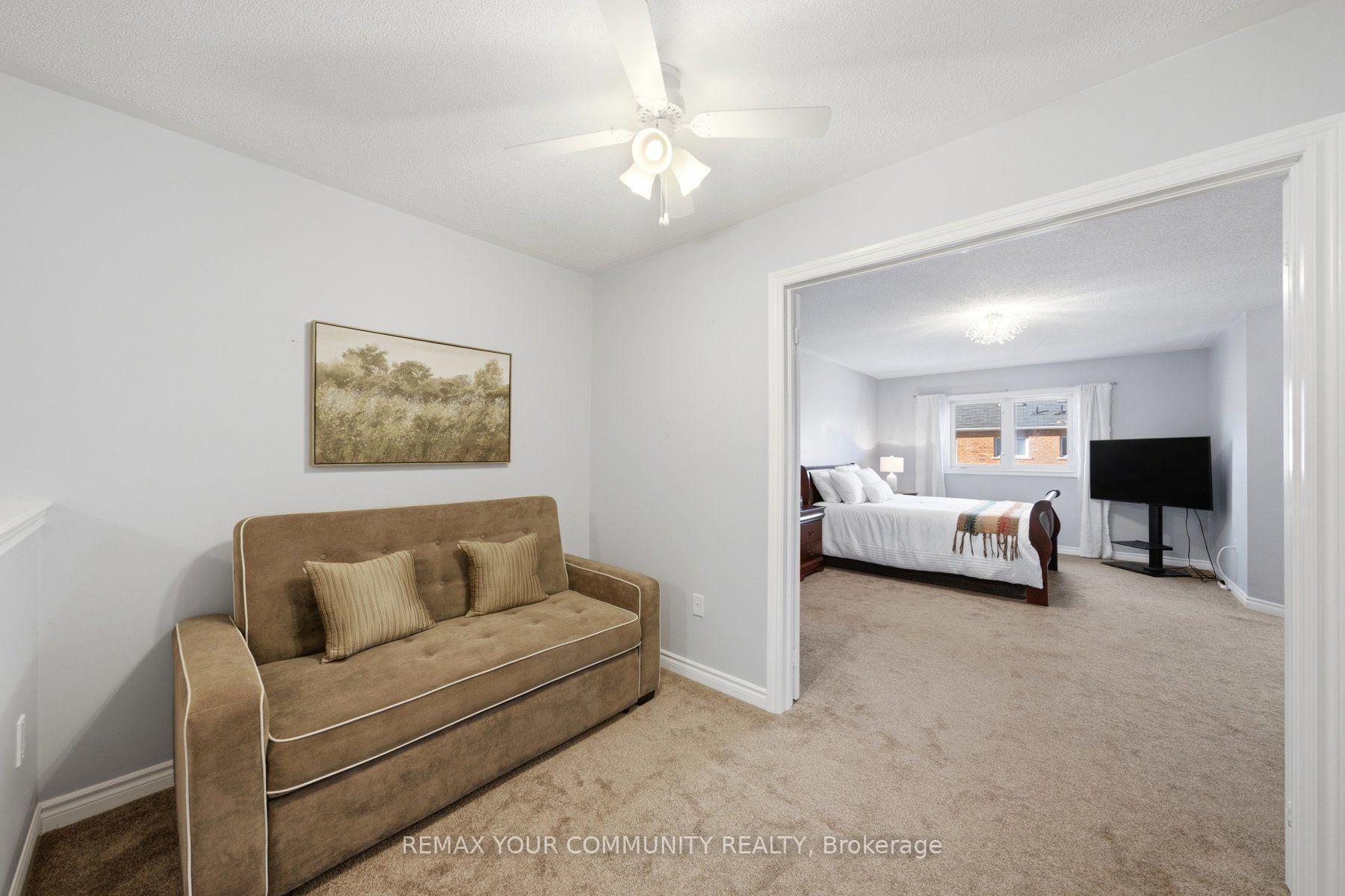 Photo 11 of 4 Daniel Reaman Crescent, Vaughan, Patterson — HOMEH