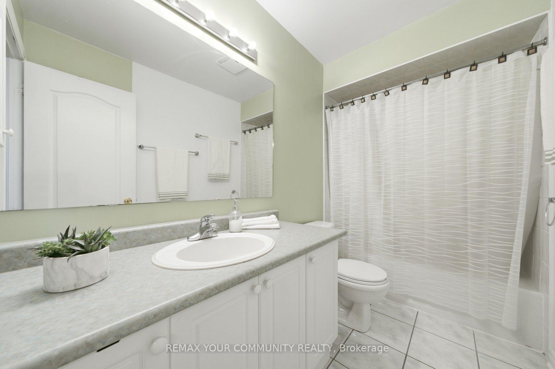 Photo 16 of 4 Daniel Reaman Crescent, Vaughan, Patterson — HOMEH