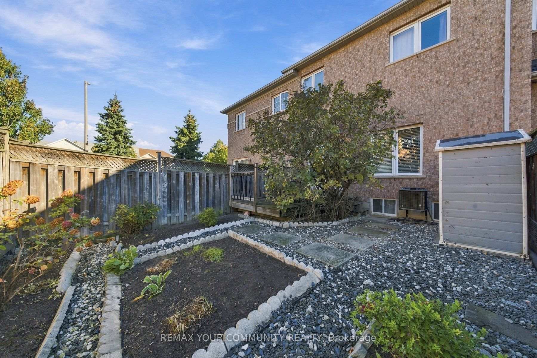 Photo 18 of 4 Daniel Reaman Crescent, Vaughan, Patterson — HOMEH