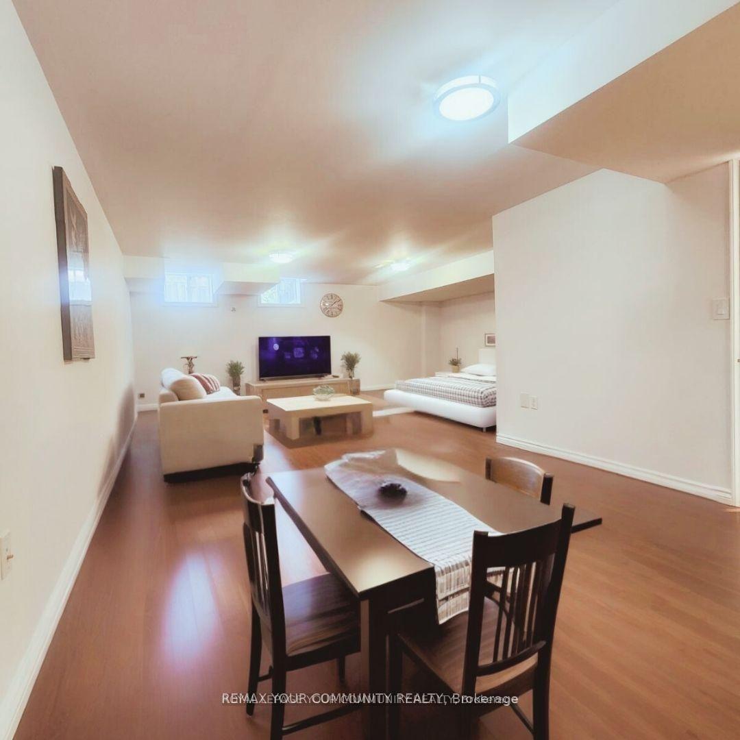 Photo 19 of 4 Daniel Reaman Crescent, Vaughan, Patterson — HOMEH