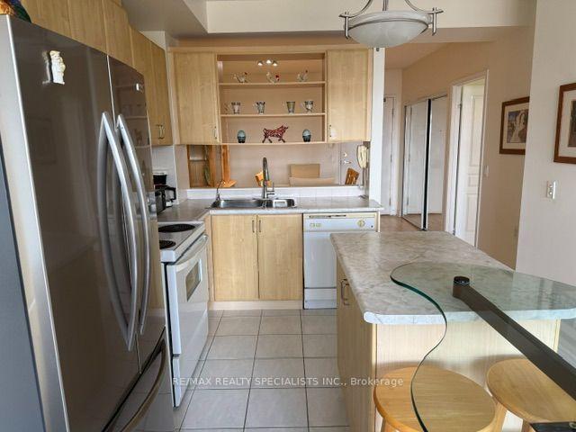 Photo 3 of Unit 1502, 200 burnhamthorpe Road E, Mississauga, Mississauga Valleys — HOMEH