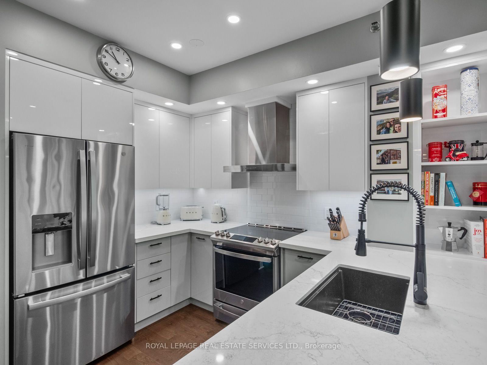 Photo 3 of Unit 108, 2230 Lake Shore Boulevard W, Etobicoke, Mimico — HOMEH