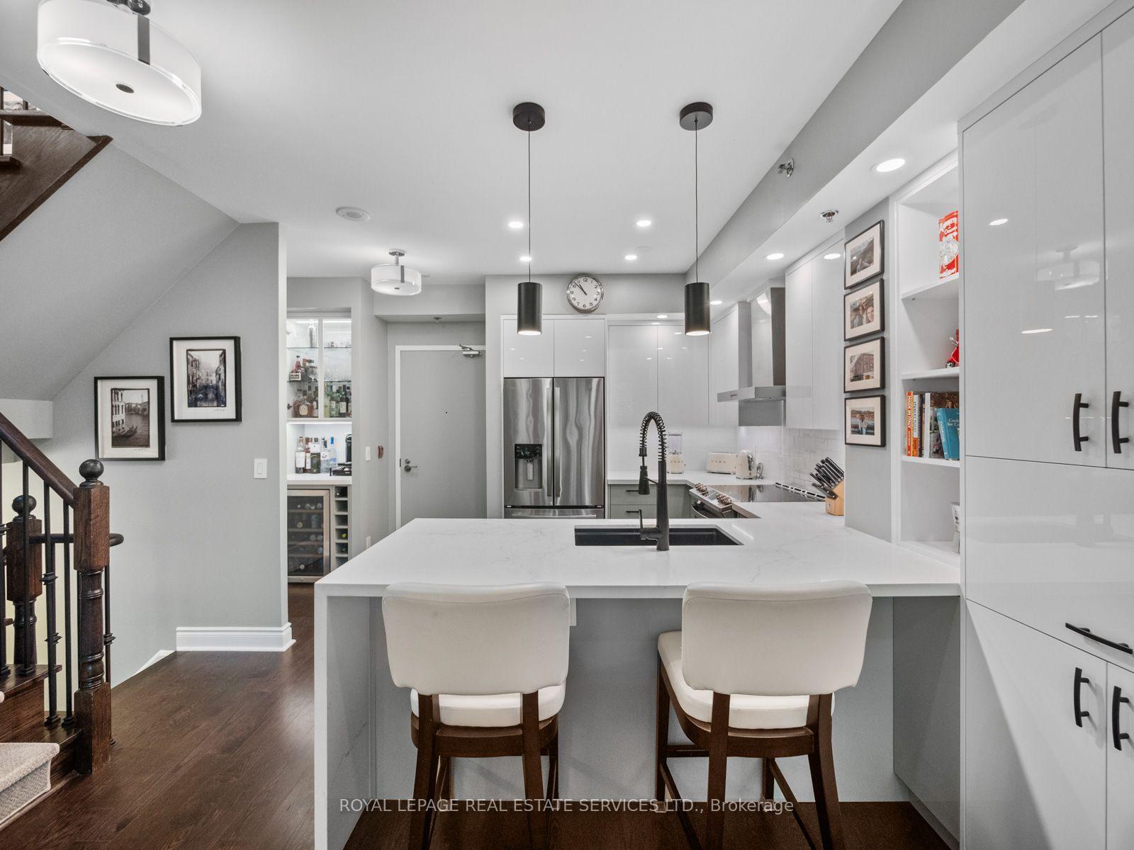 Photo 5 of Unit 108, 2230 Lake Shore Boulevard W, Etobicoke, Mimico — HOMEH