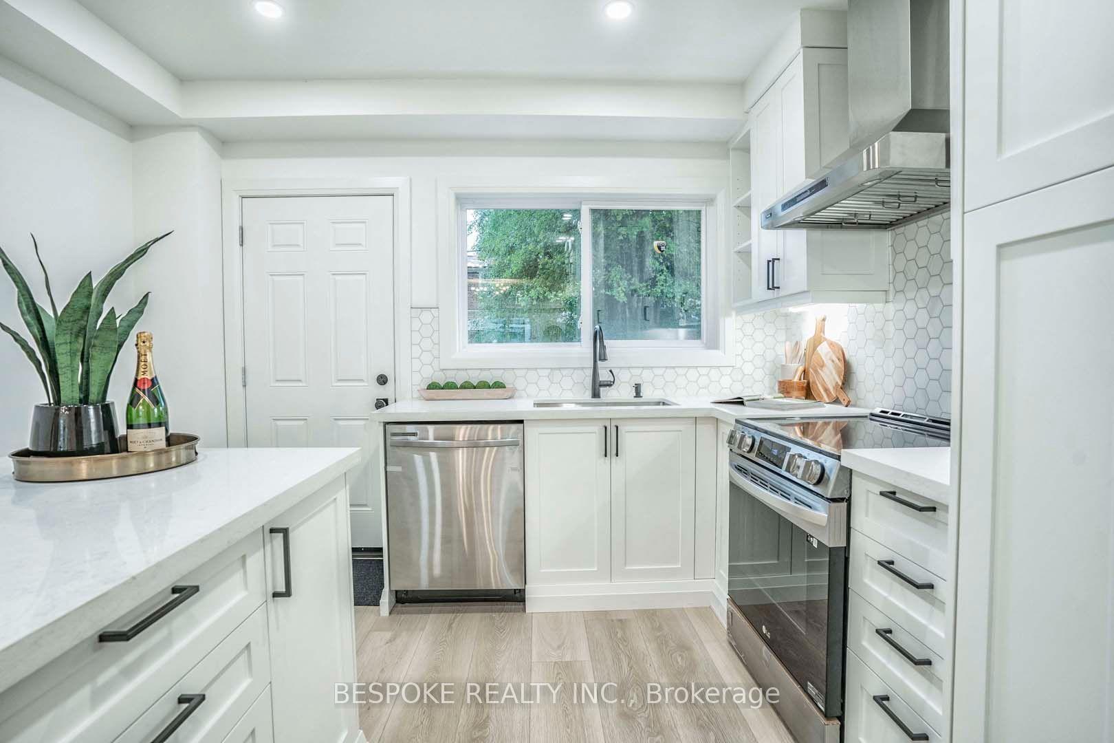 Photo 11 of 681 Cosburn Avenue, Toronto, Danforth Village-East York — HOMEH