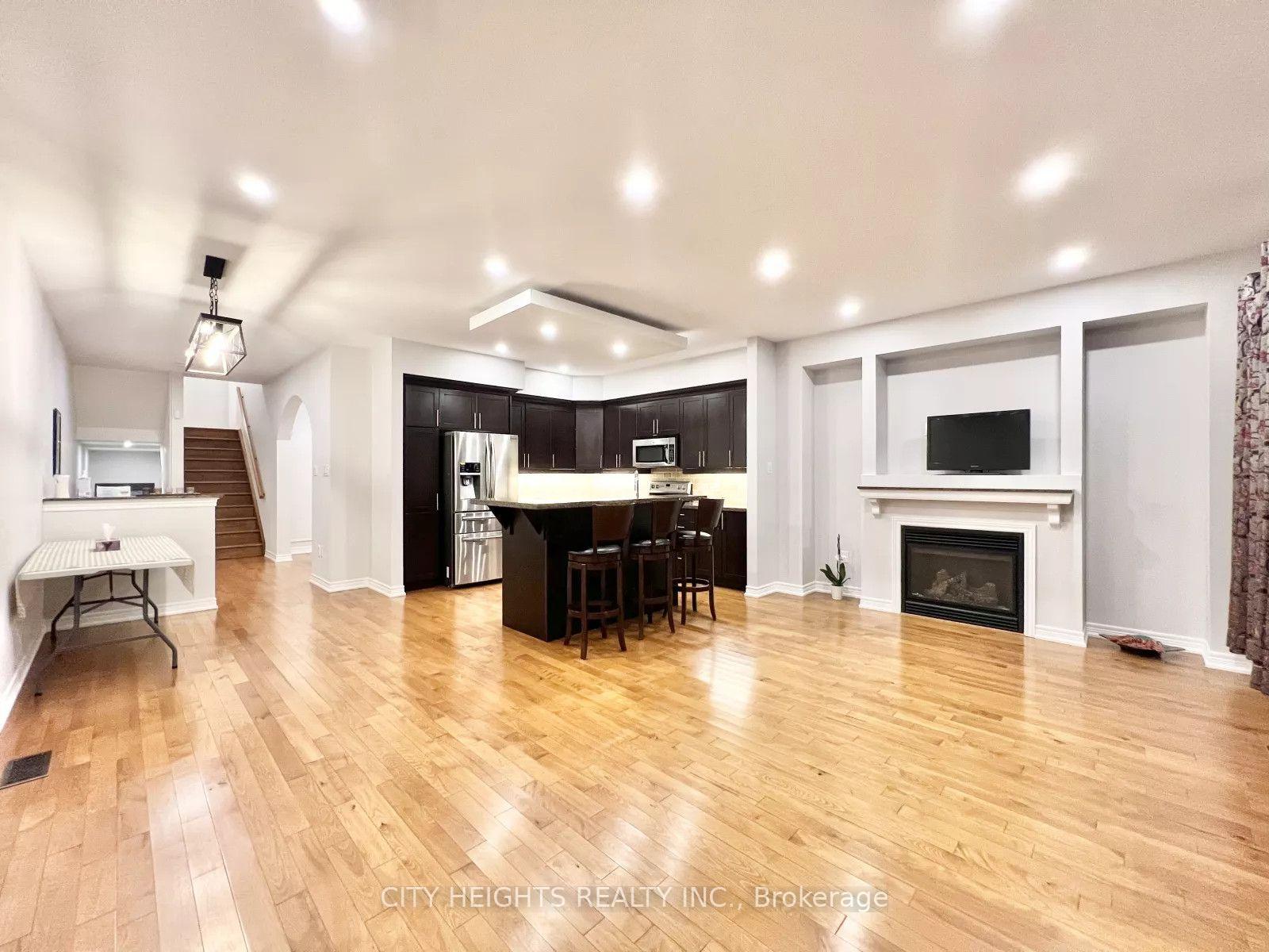 Photo of Unit Upper, 50 Madelaine Avenue