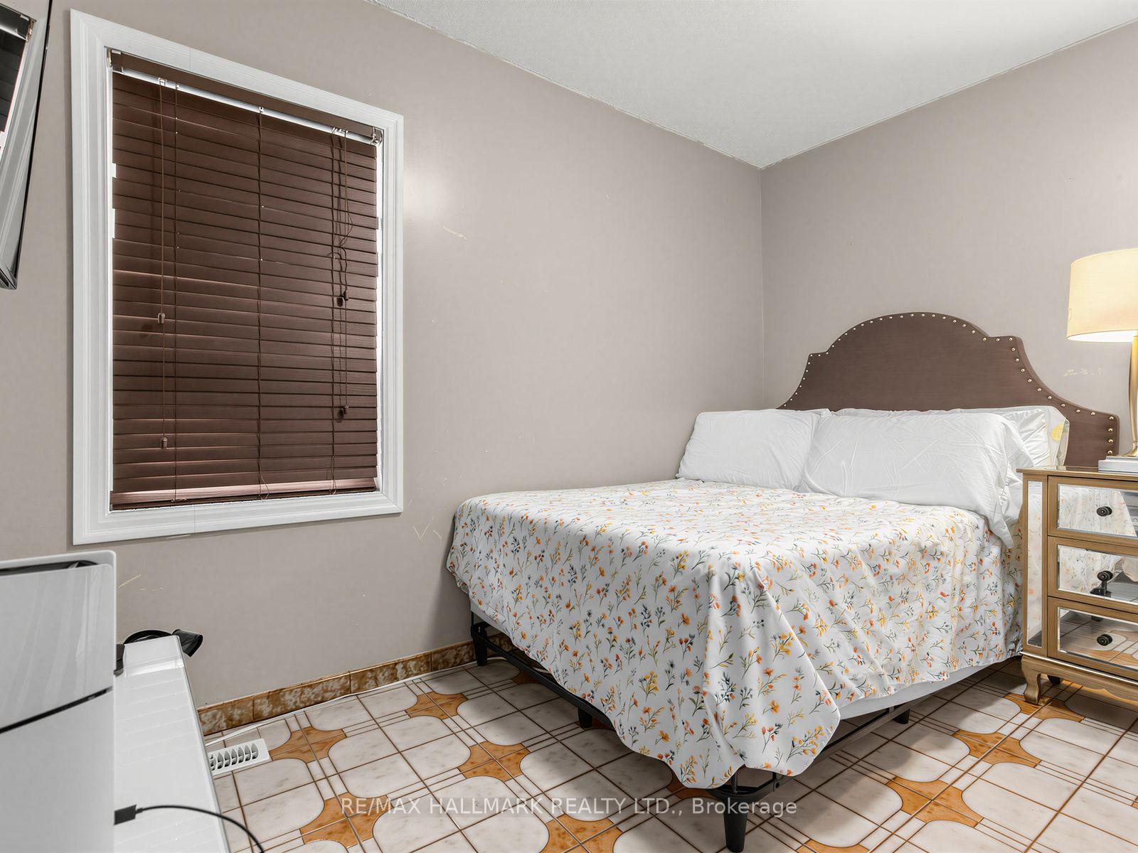 Photo 11 of 297 Strathmore Boulevard, Toronto, Danforth — HOMEH