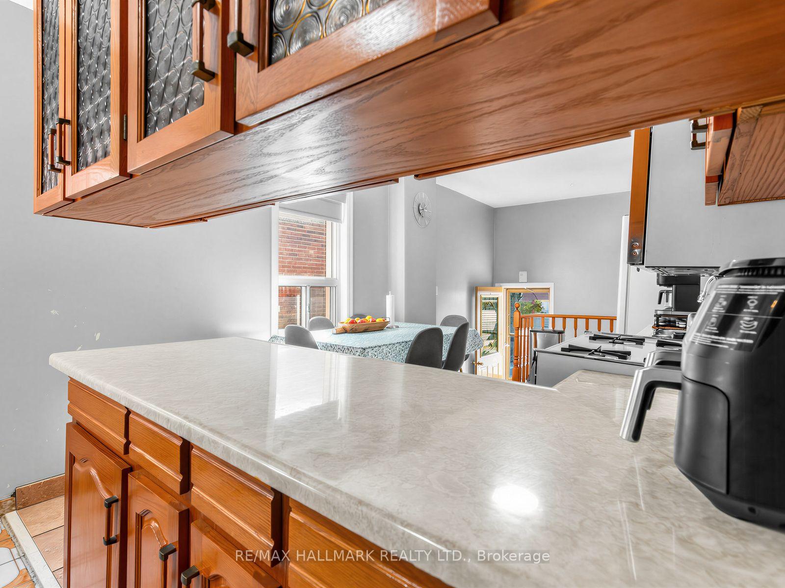 Photo 13 of 297 Strathmore Boulevard, Toronto, Danforth — HOMEH
