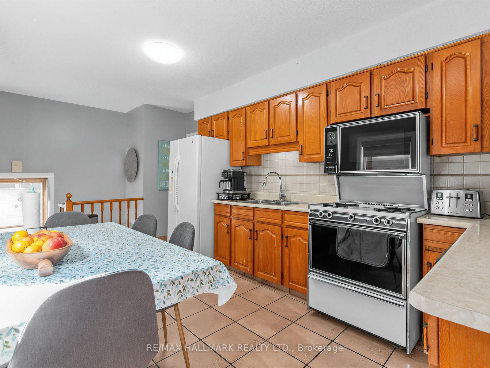 Photo 15 of 297 Strathmore Boulevard, Toronto, Danforth — HOMEH