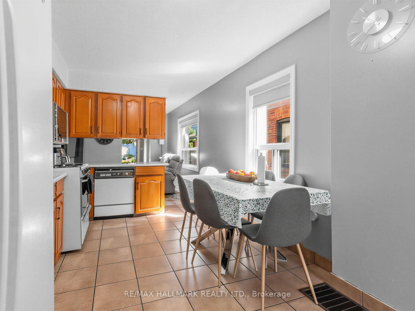 Photo 17 of 297 Strathmore Boulevard, Toronto, Danforth — HOMEH