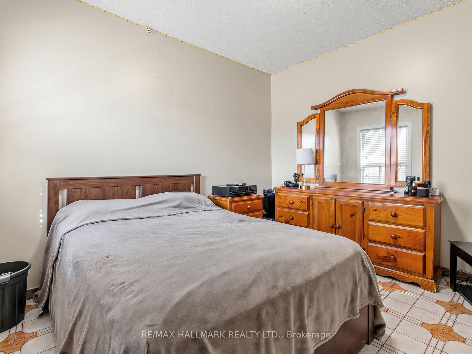 Photo 18 of 297 Strathmore Boulevard, Toronto, Danforth — HOMEH