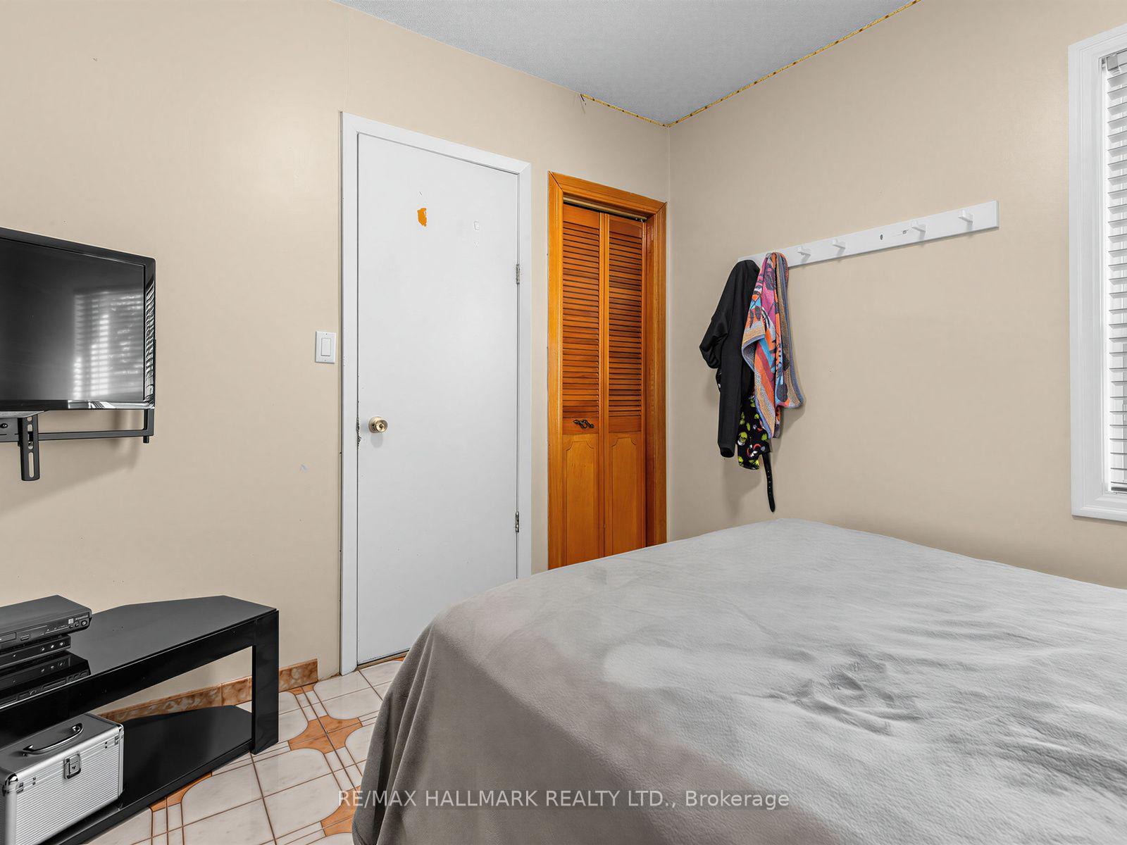 Photo 19 of 297 Strathmore Boulevard, Toronto, Danforth — HOMEH