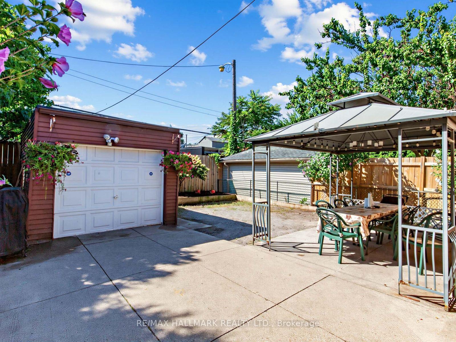 Photo 36 of 297 Strathmore Boulevard, Toronto, Danforth — HOMEH