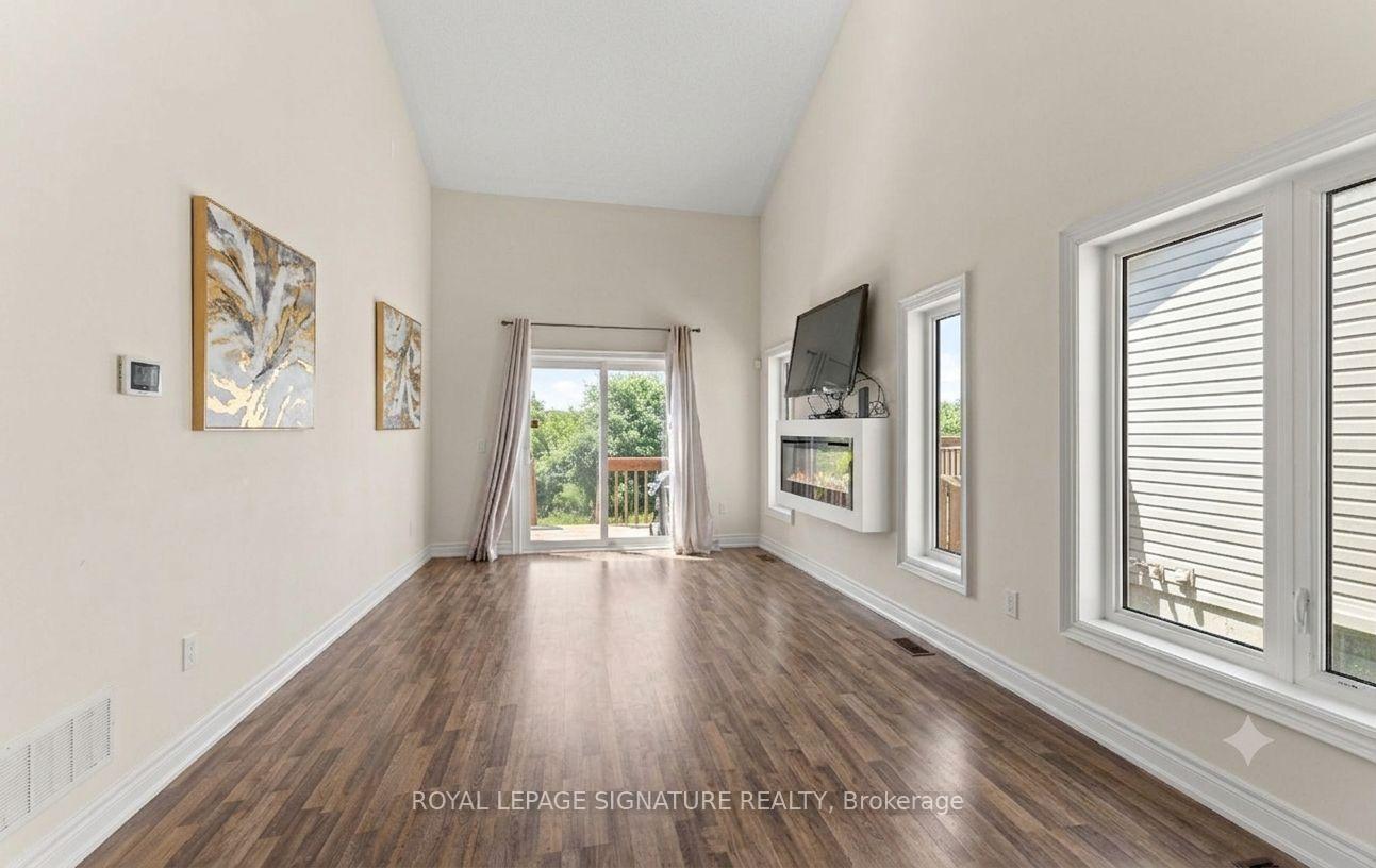 Photo 9 of 301 Atkinson Street, Clearview, Stayner — HOMEH