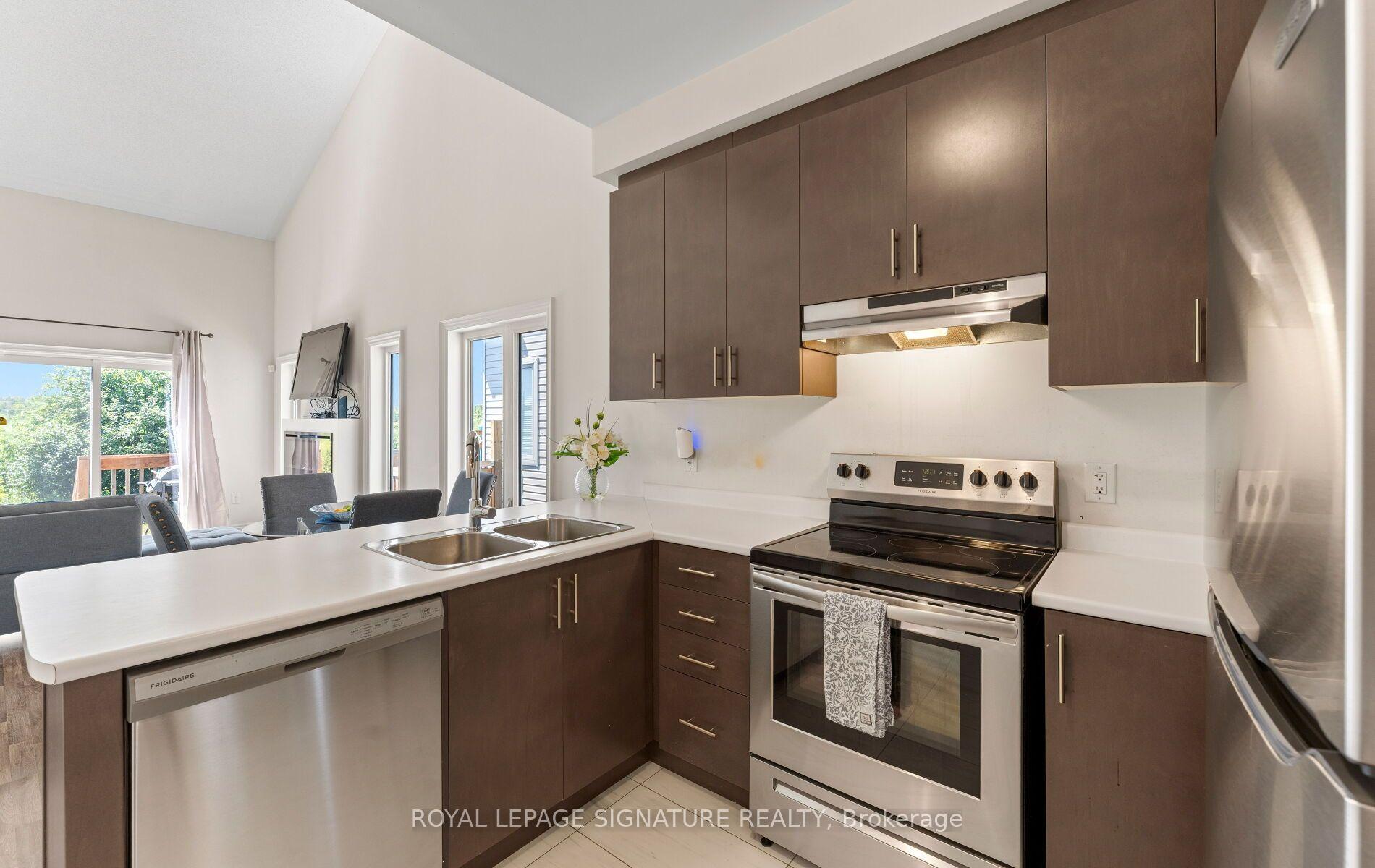 Photo 10 of 301 Atkinson Street, Clearview, Stayner — HOMEH