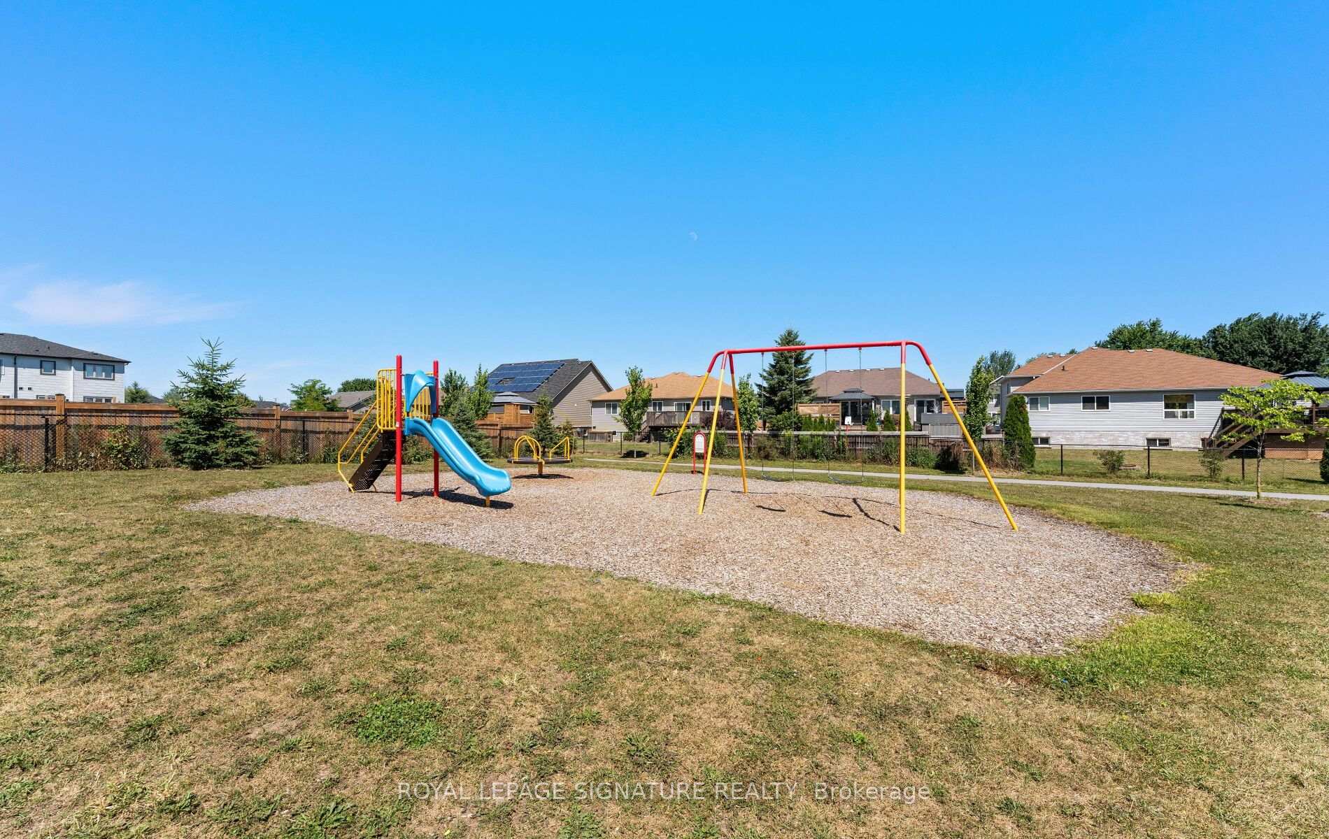 Photo 27 of 301 Atkinson Street, Clearview, Stayner — HOMEH