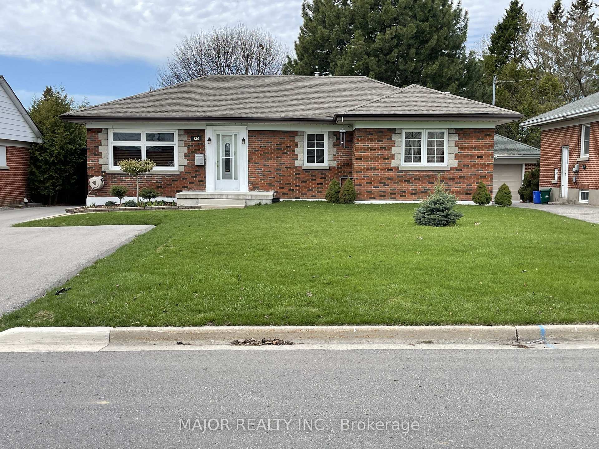 Photo of 726 Bessborough Drive