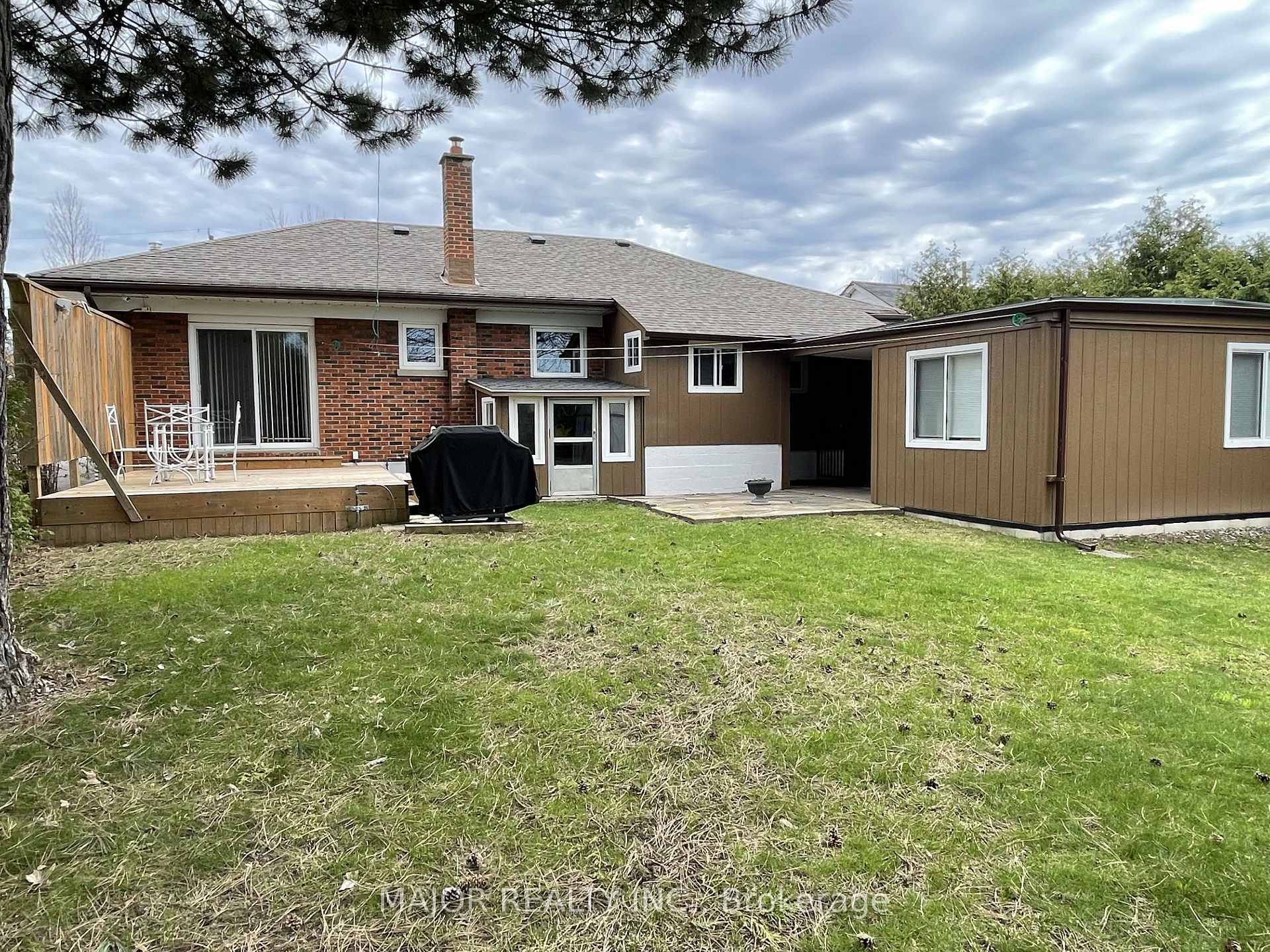 Photo 4 of 726 Bessborough Drive, Oshawa, Centennial — HOMEH