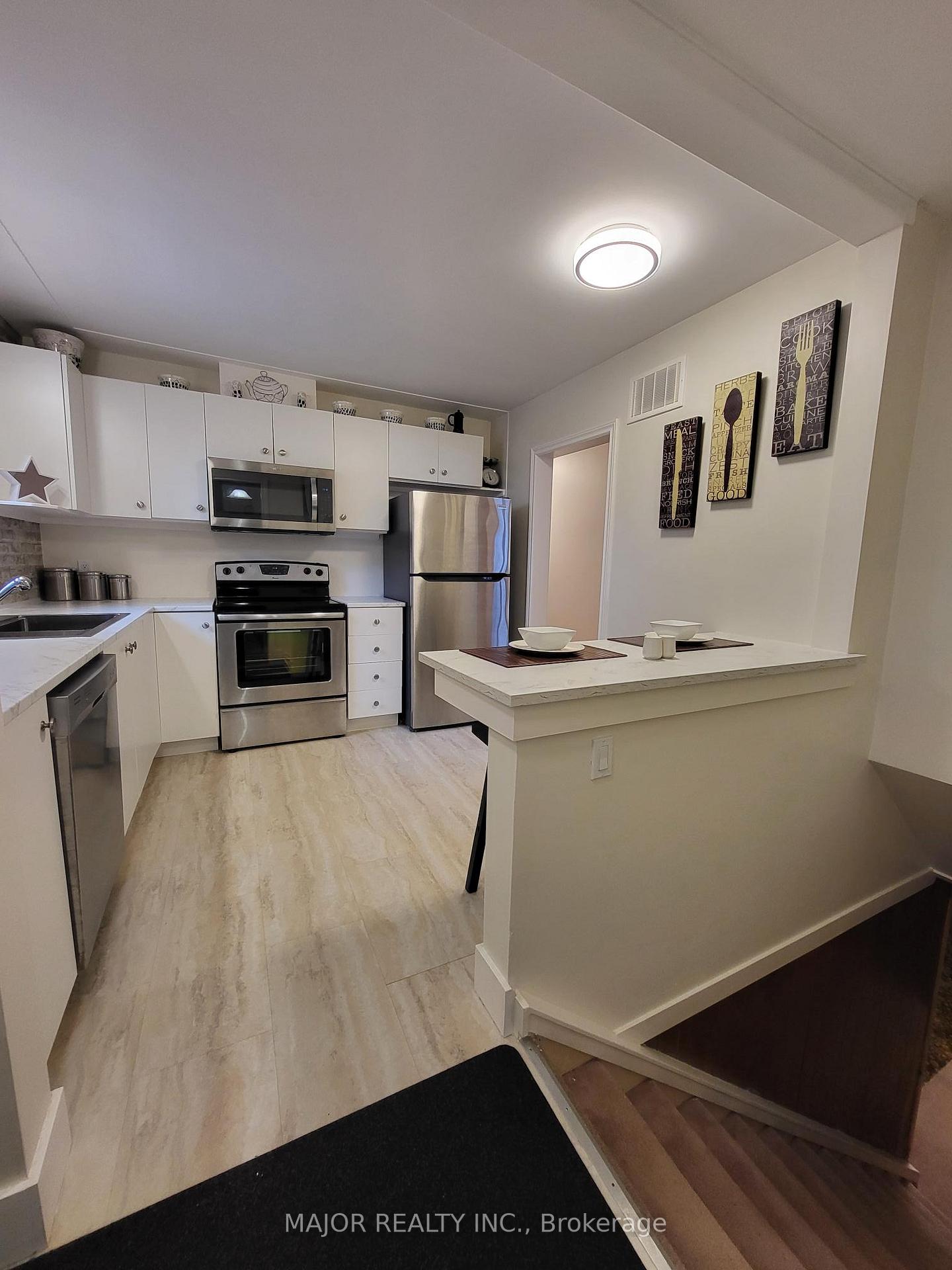 Photo 8 of 726 Bessborough Drive, Oshawa, Centennial — HOMEH