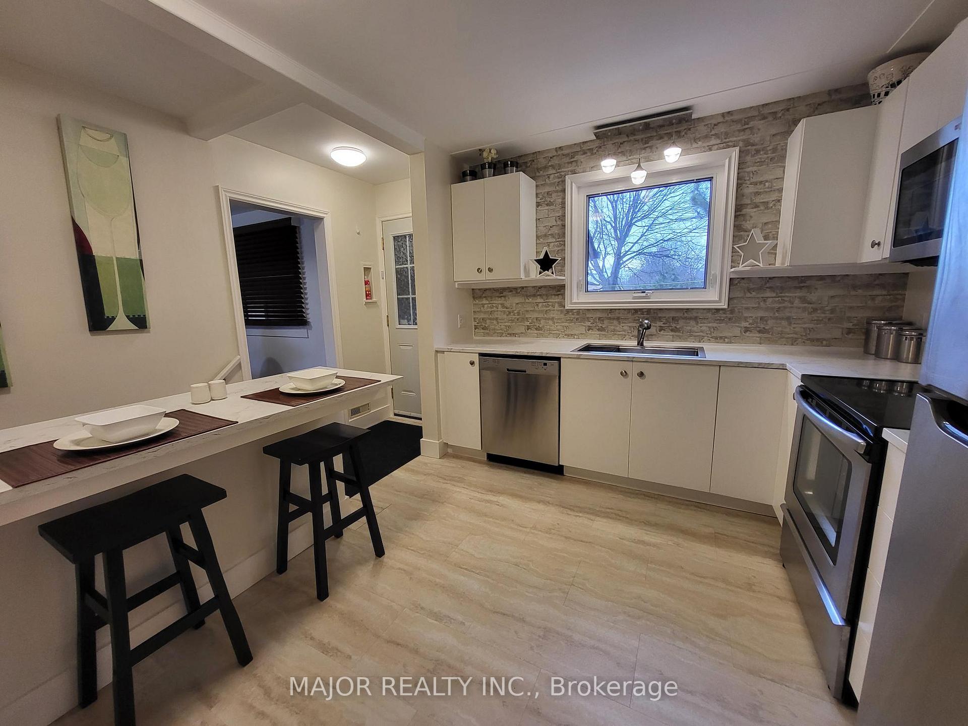 Photo 9 of 726 Bessborough Drive, Oshawa, Centennial — HOMEH