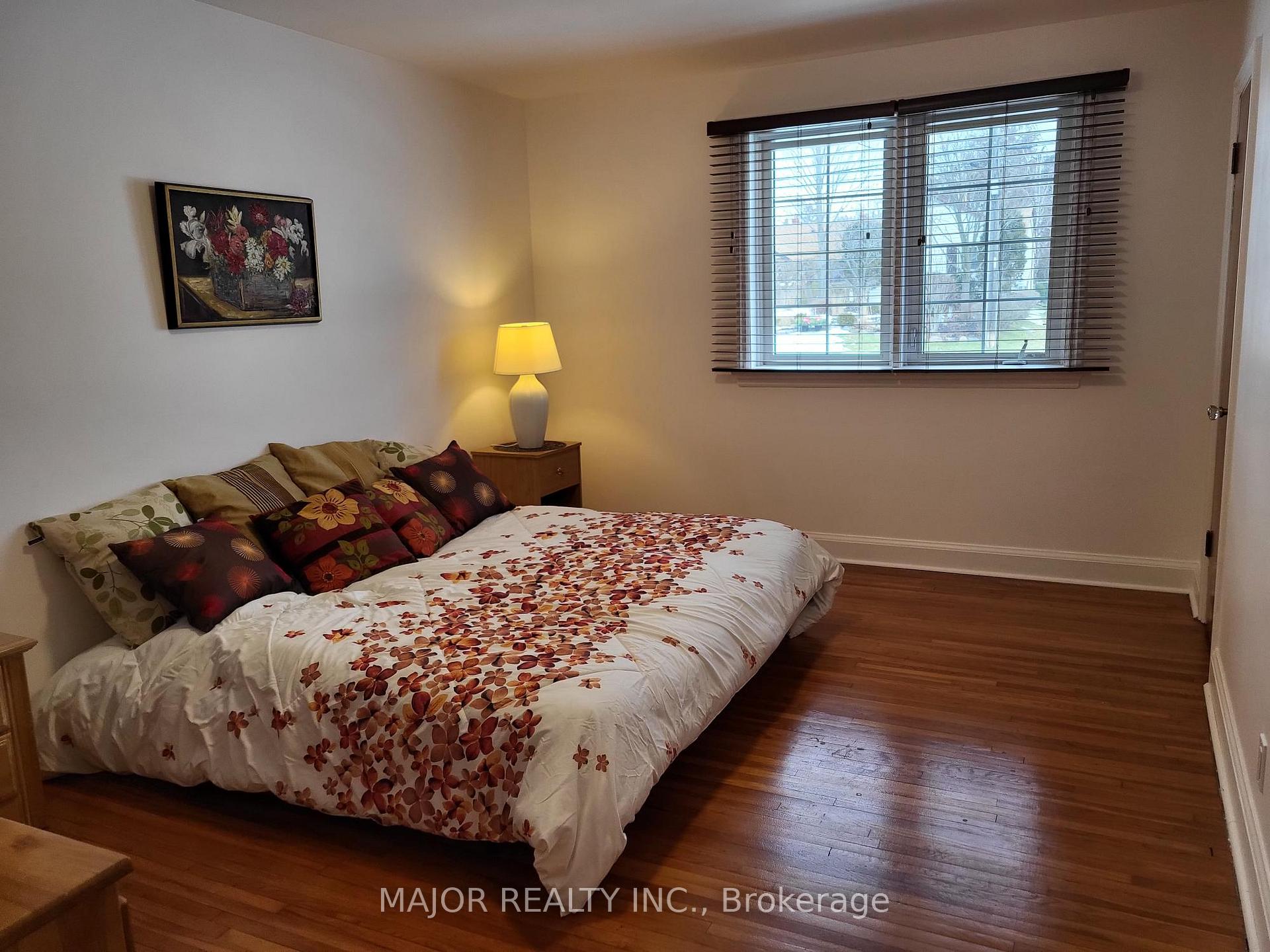 Photo 13 of 726 Bessborough Drive, Oshawa, Centennial — HOMEH