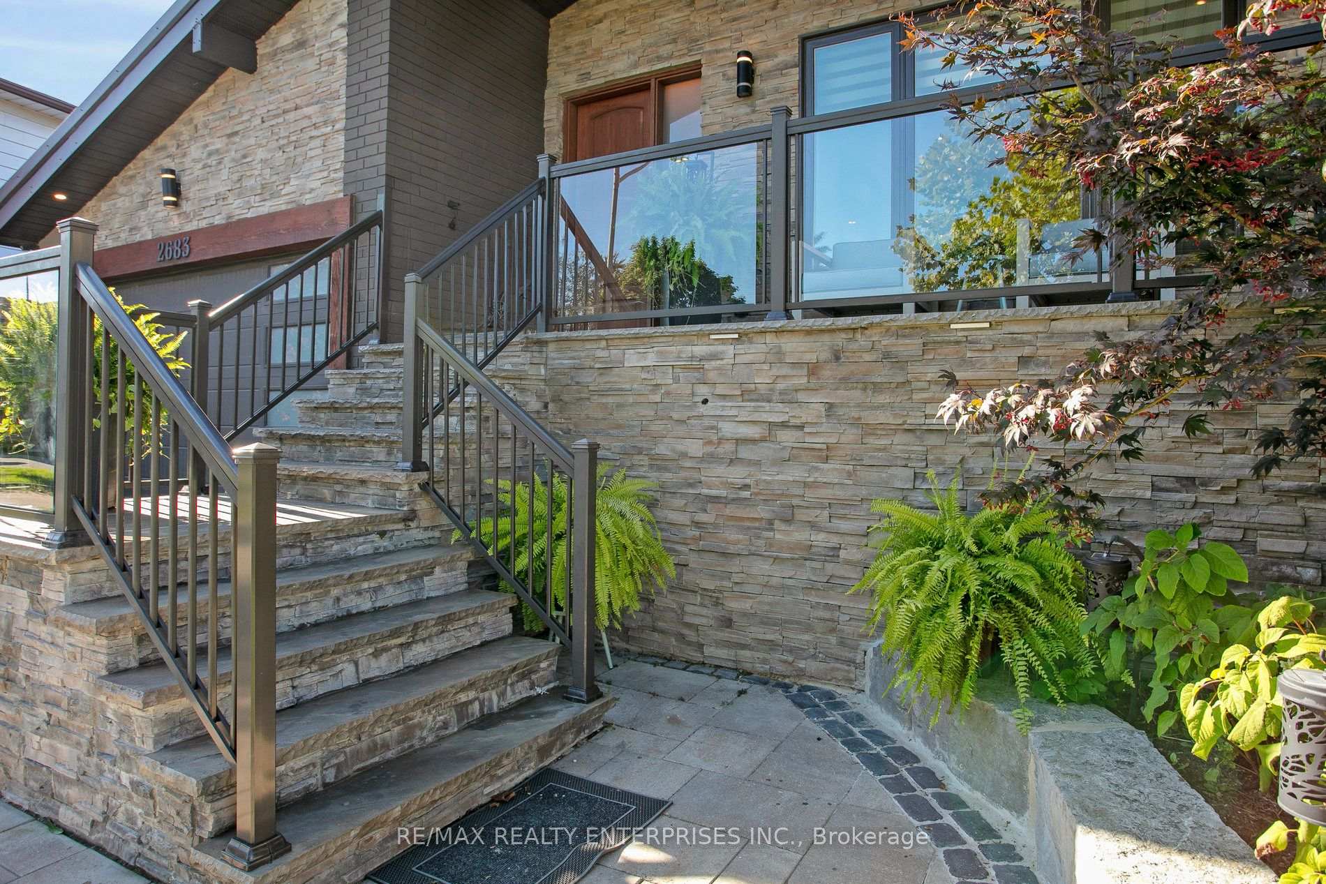 Photo 2 of 2683 Kingsberry Crescent, Mississauga, Cooksville — HOMEH