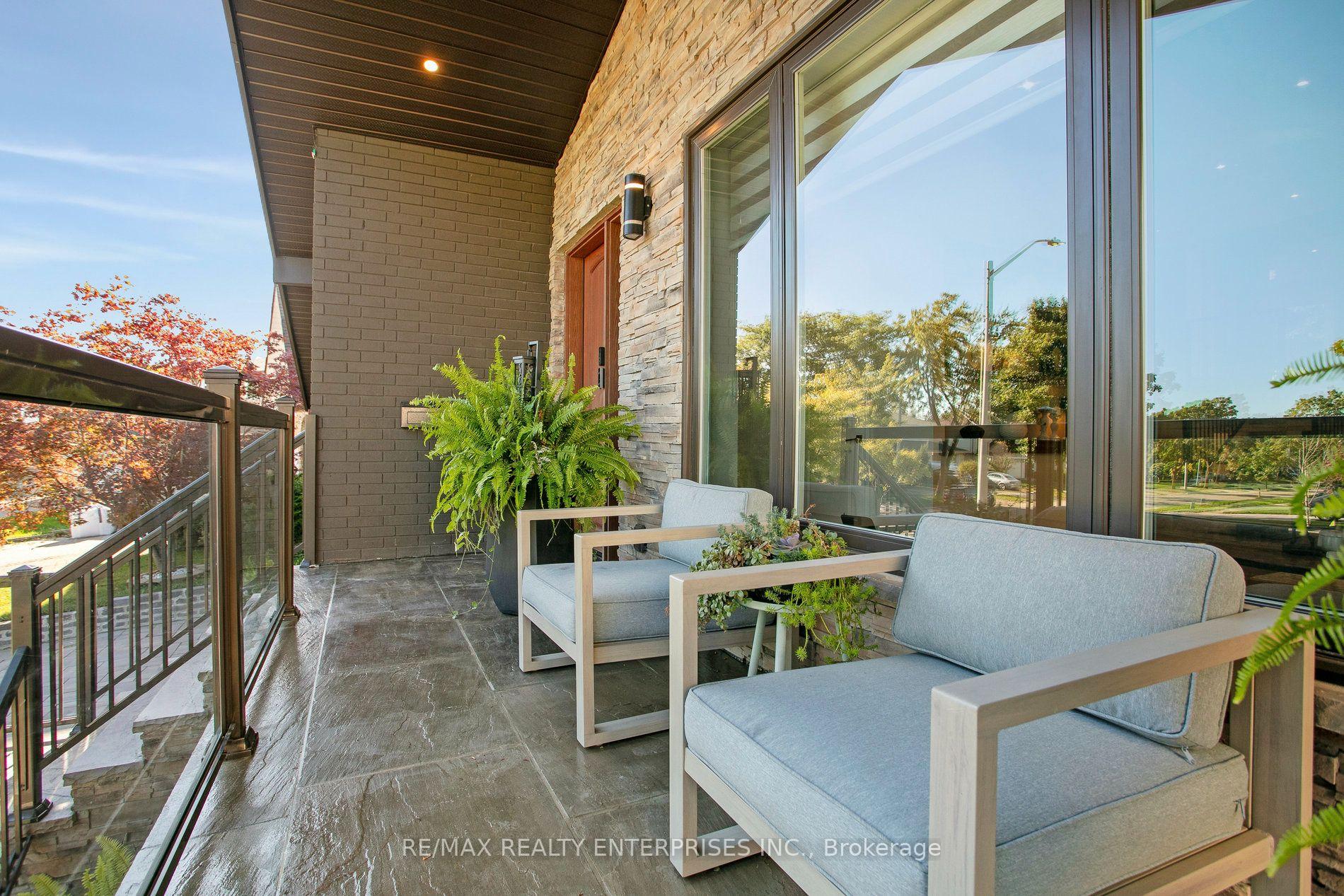 Photo 3 of 2683 Kingsberry Crescent, Mississauga, Cooksville — HOMEH